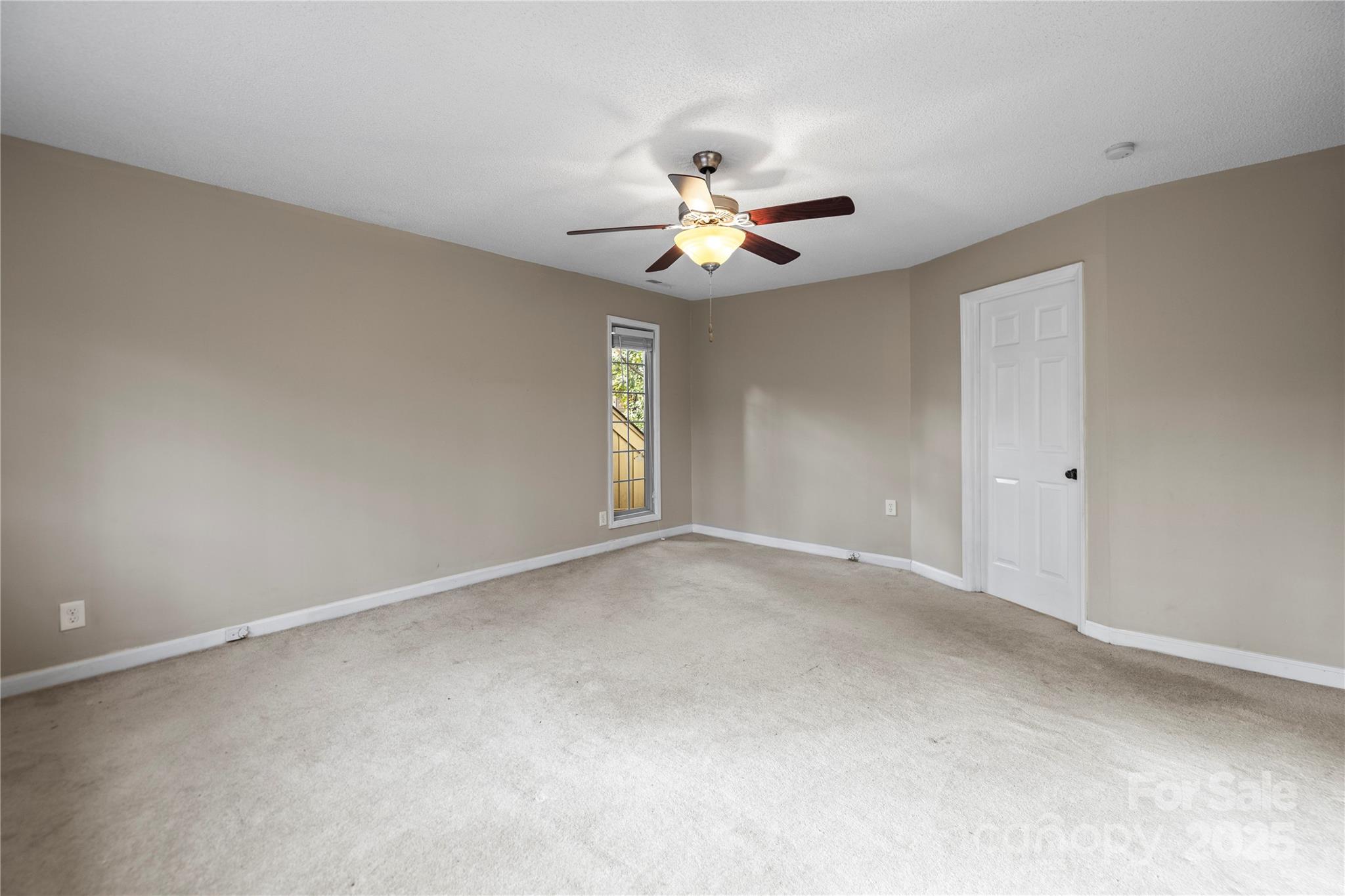 River hills - Residential