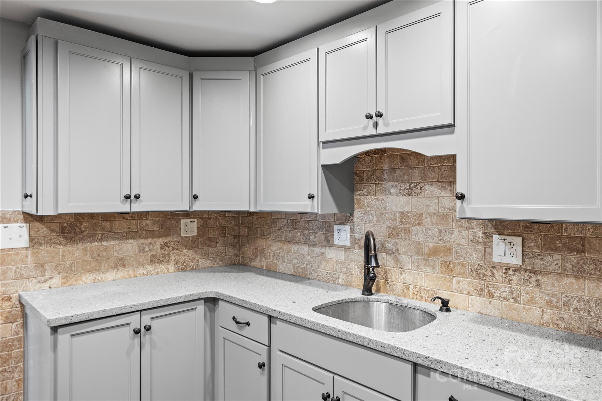 River hills - Residential