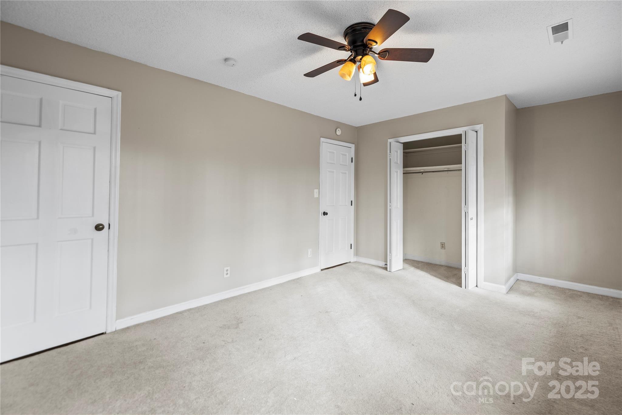 River hills - Residential