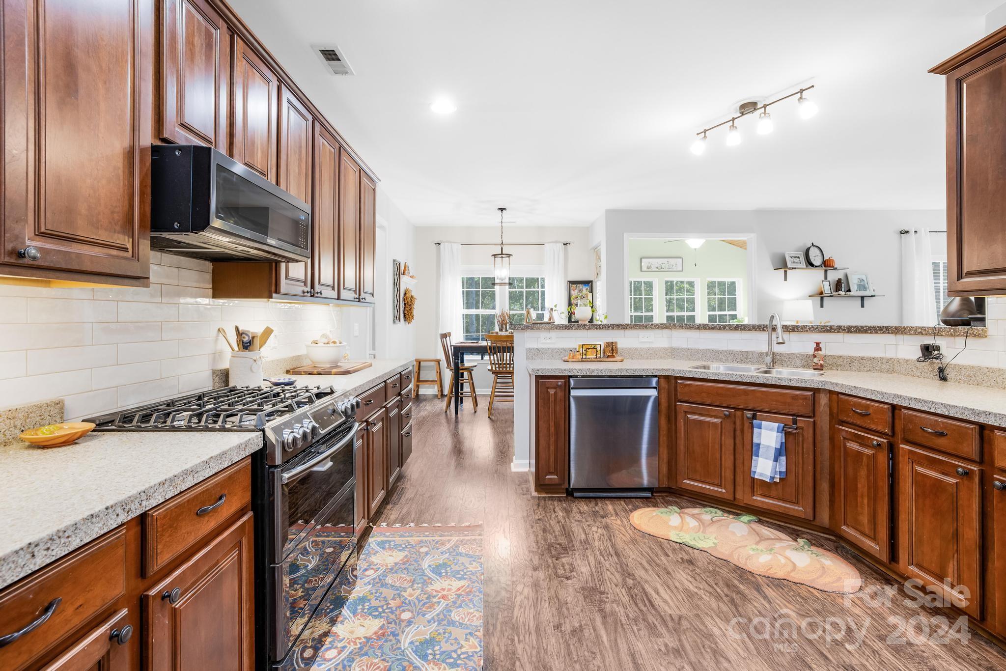 Somerset At Autumn Cove - Residential