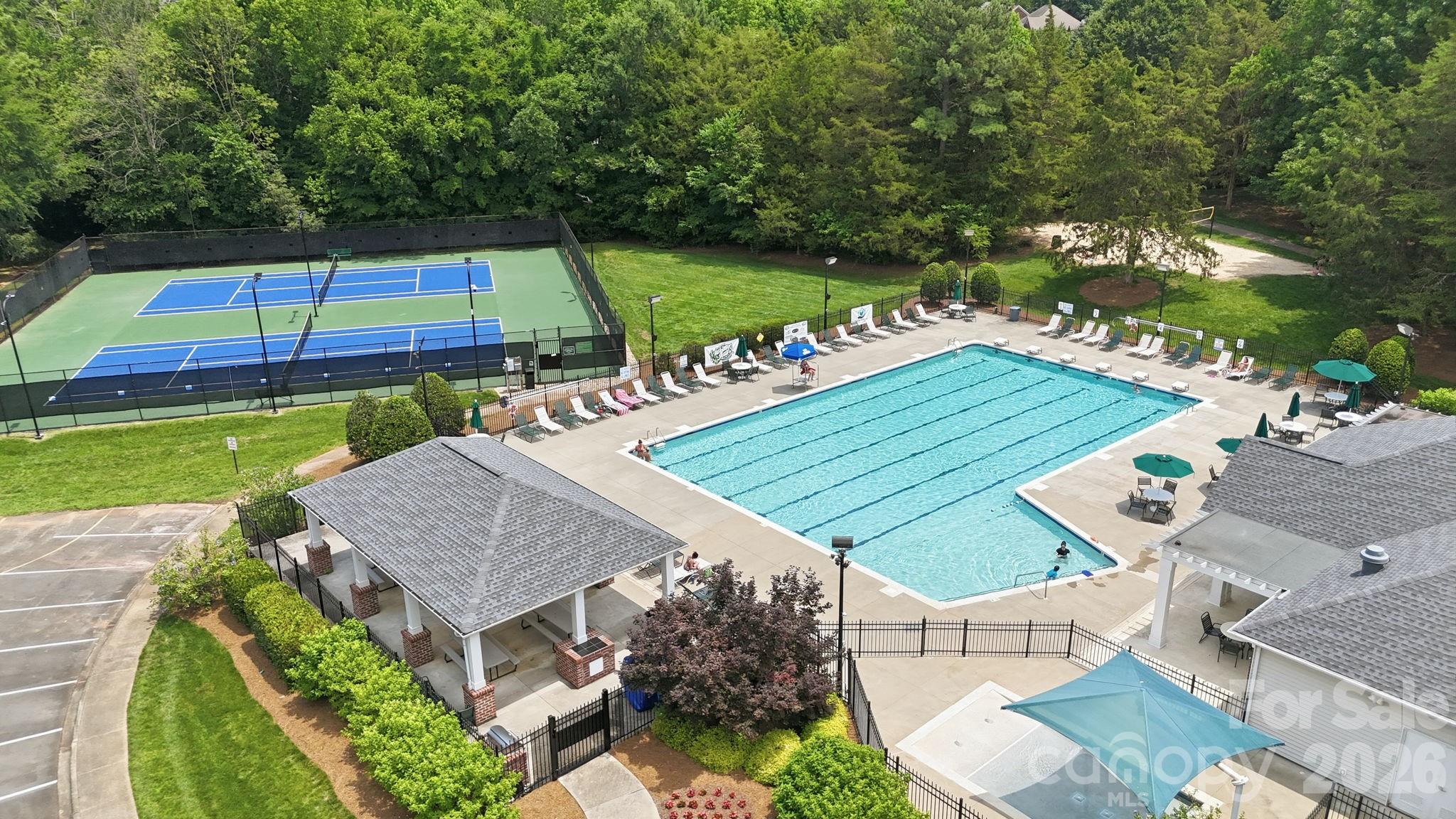 HUNTER OAKS - Residential