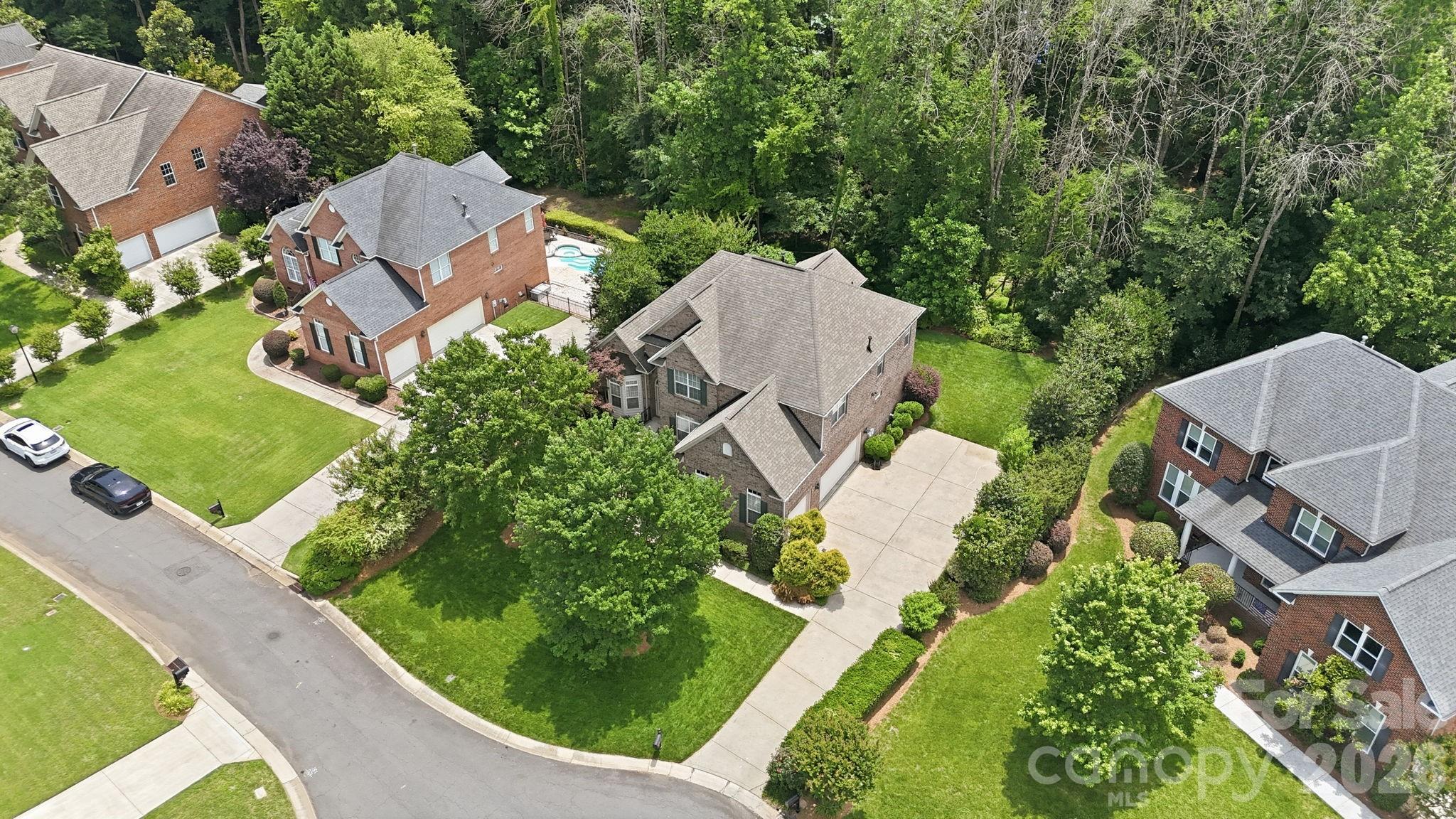 HUNTER OAKS - Residential