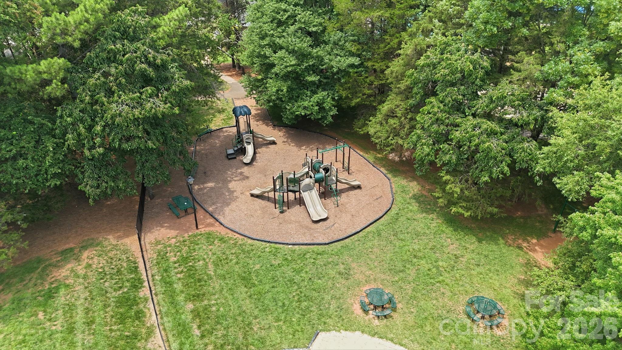 HUNTER OAKS - Residential