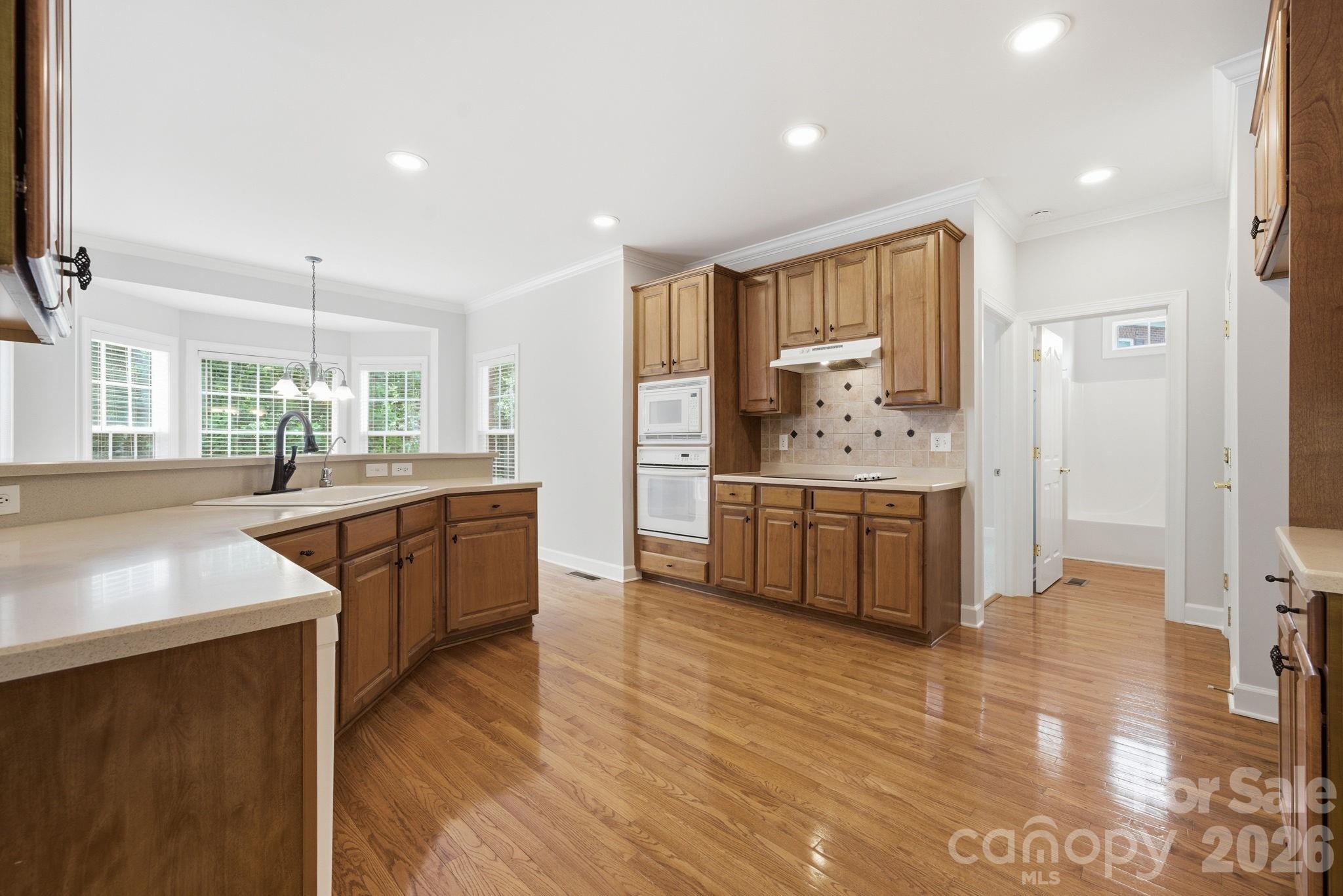 HUNTER OAKS - Residential