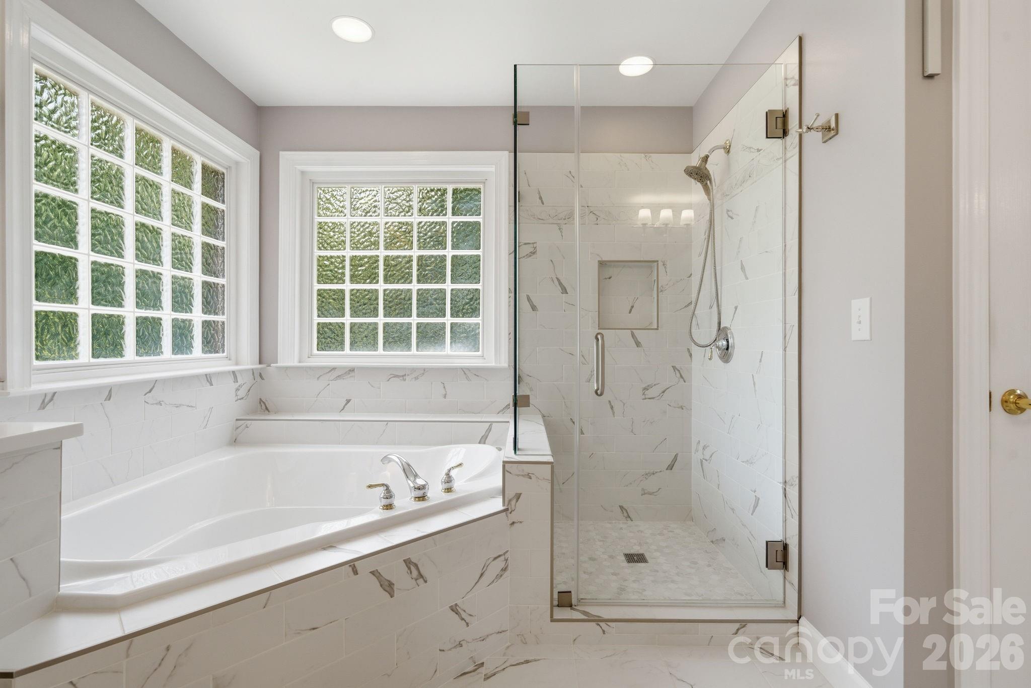 HUNTER OAKS - Residential