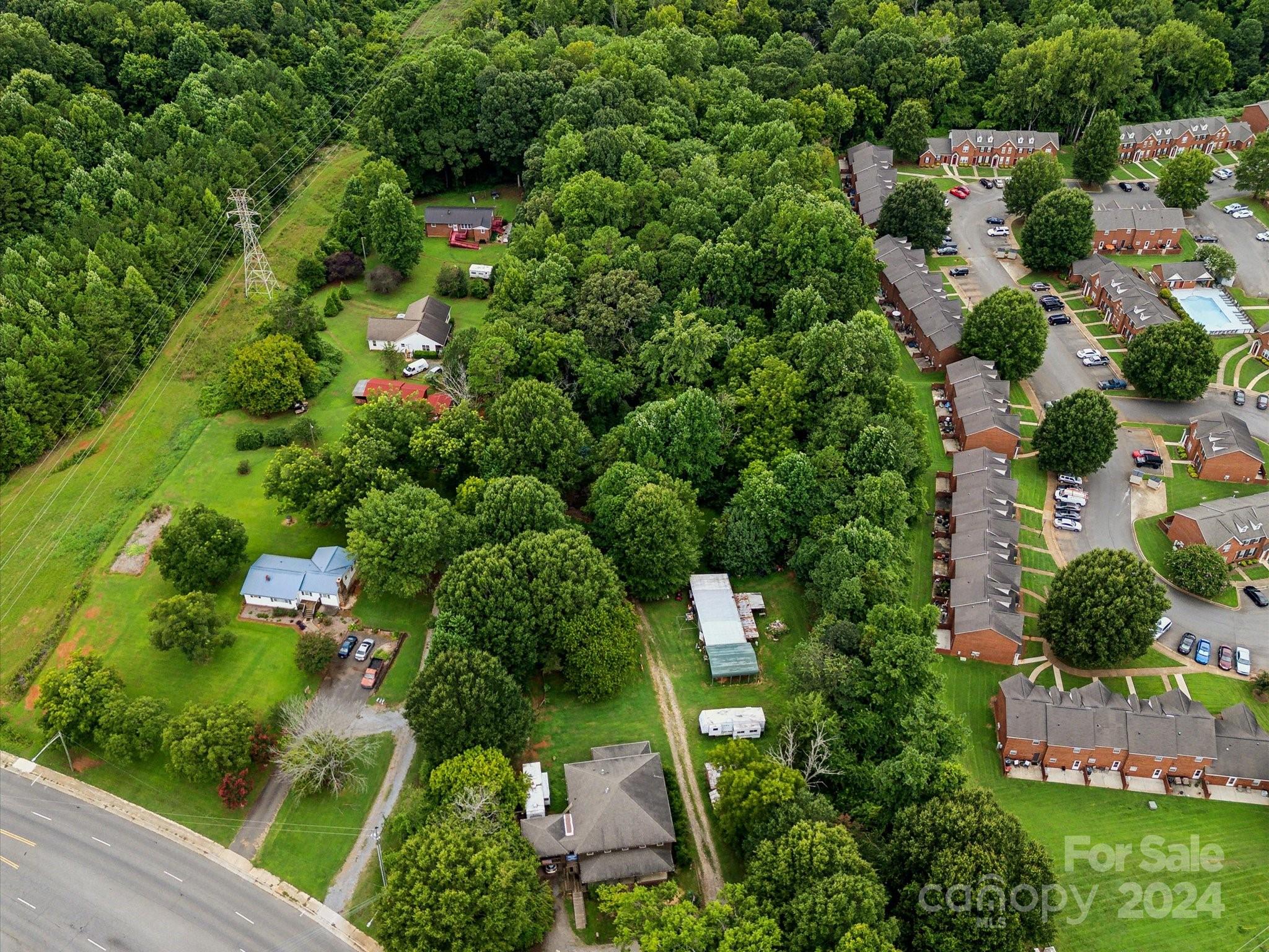 One-of-a-kind commercial property available! Located in one of Gastonia's PRIME locations on Hoffman Road/ Gaston Day School Road intersection. Close proximity to the Publix shopping center, restaurants, offices, and residential homes. About 20 minutes from the Charloette Douglas Airport. Currently Zoned C2.