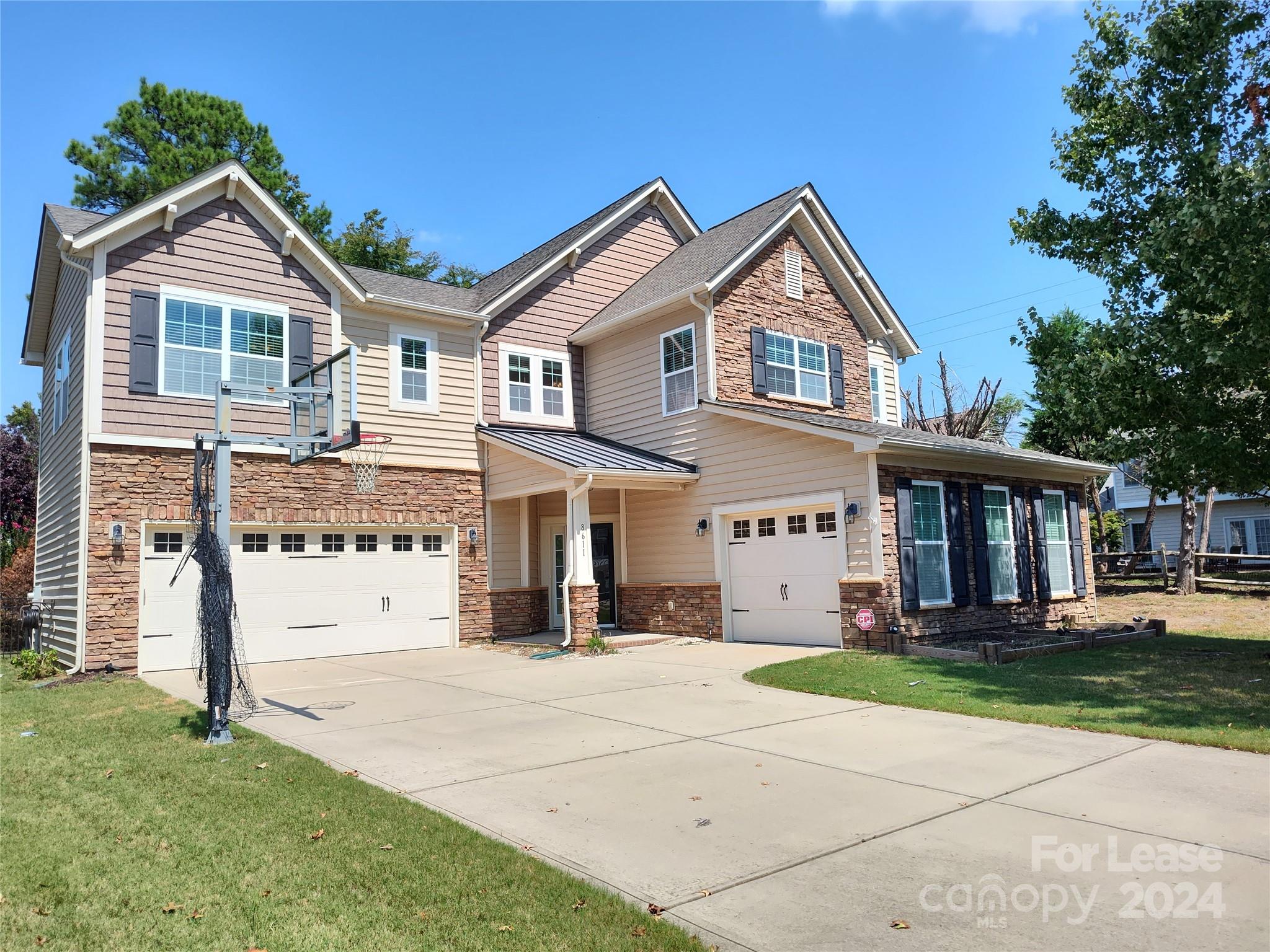 Gorgeous 5 beds, 3.5 bath, home located in the Ardrey Woods community!
This pristine, home features 5 bedrooms, 3.5 baths, and a 3-car garage. It offers neutral colors throughout, hardwood floors, a great room with a gas fireplace, formal dining room, office room, and a large kitchen with stainless steel appliances, breakfast bar, and granite countertops. Additional highlights include an enclosed backyard, sunroom, loft, a primary bedroom with a tray ceiling, walk-in closet, and an ensuite bathroom with a garden tub. The community has a pool. Washer and Dryer included. Pets up to 60 lbs. are conditional with a non-refundable pet fee, Pet fee will be determined via the outcome of the pet screening process, no aggressive breeds. This is a Zero Security Deposit property for qualified renters. Security deposit will be determined via outcome of screening process. Please ask us about this option when being approved for this property. We will be happy to send you details about this program.