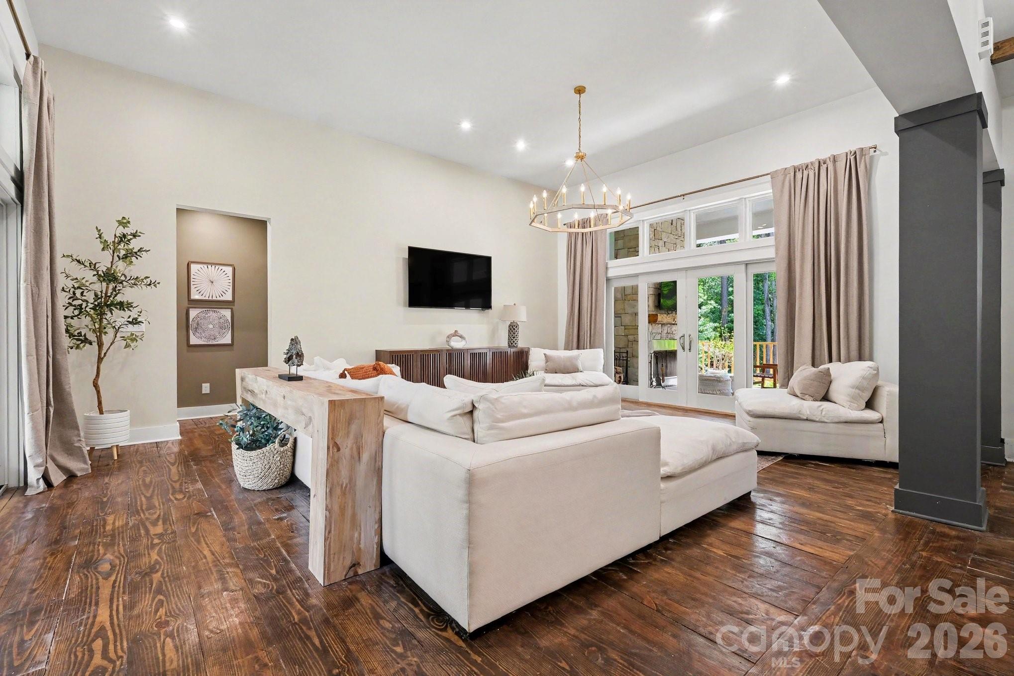Riverchase Estates - Residential