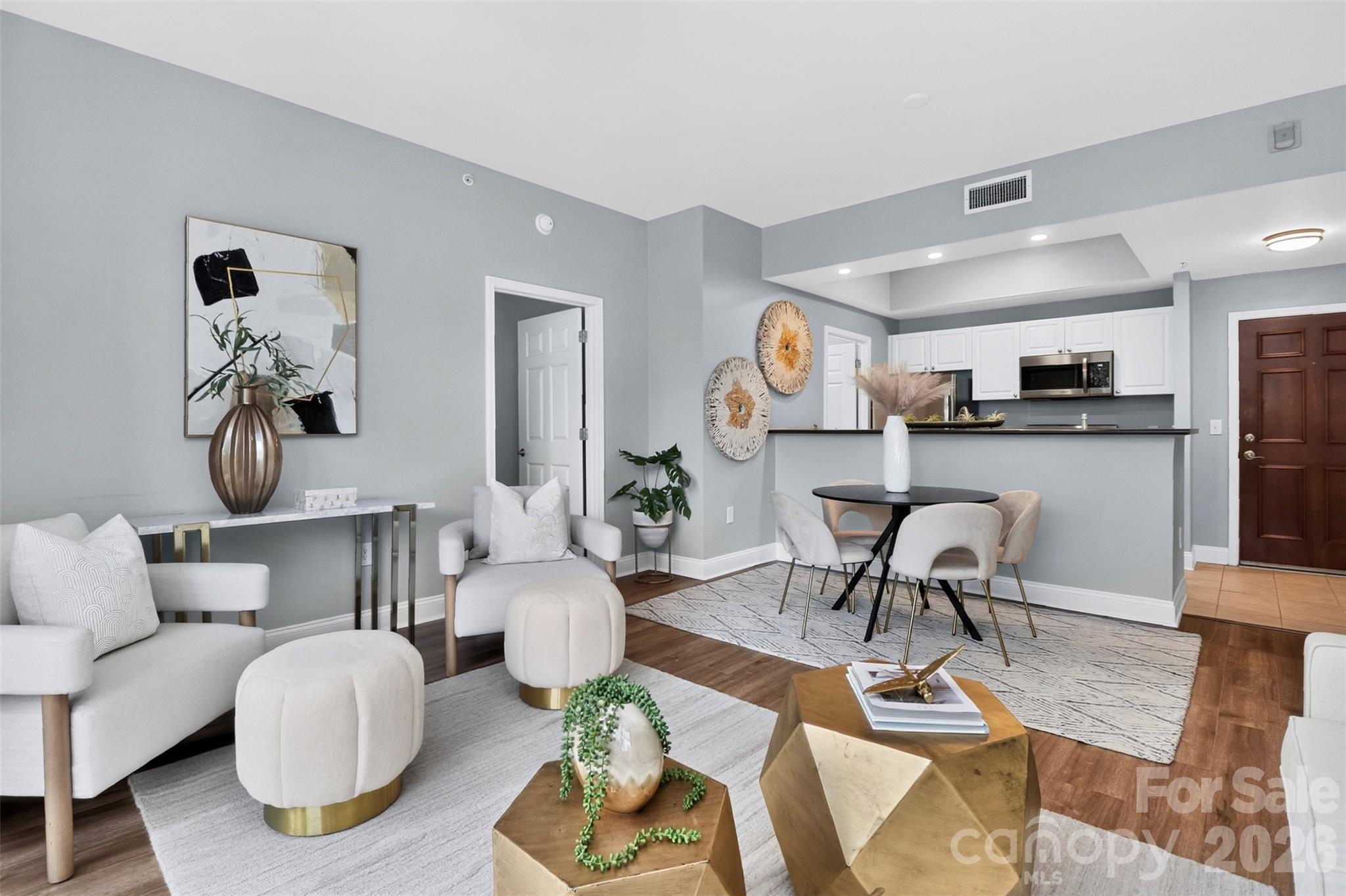 Fifth And Poplar - Residential