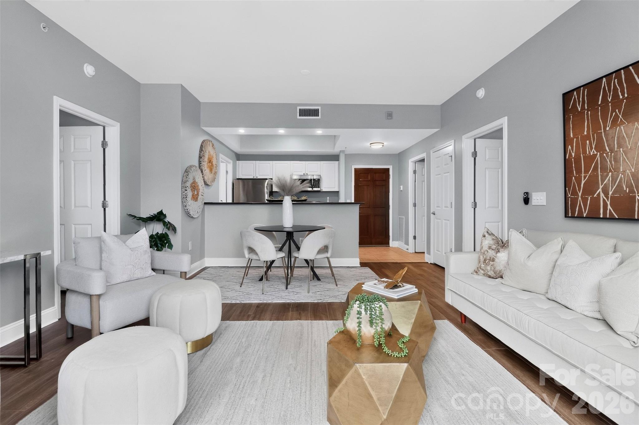 Fifth And Poplar - Residential