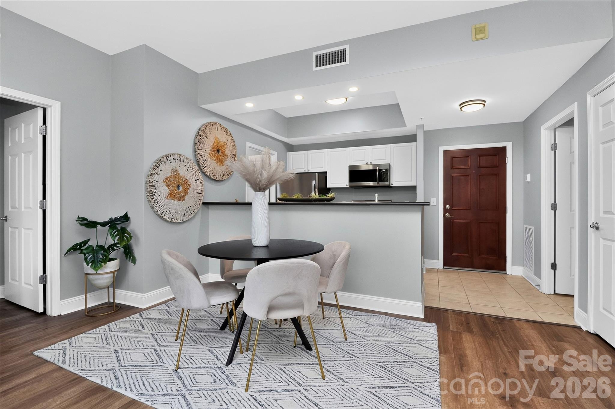 Fifth And Poplar - Residential