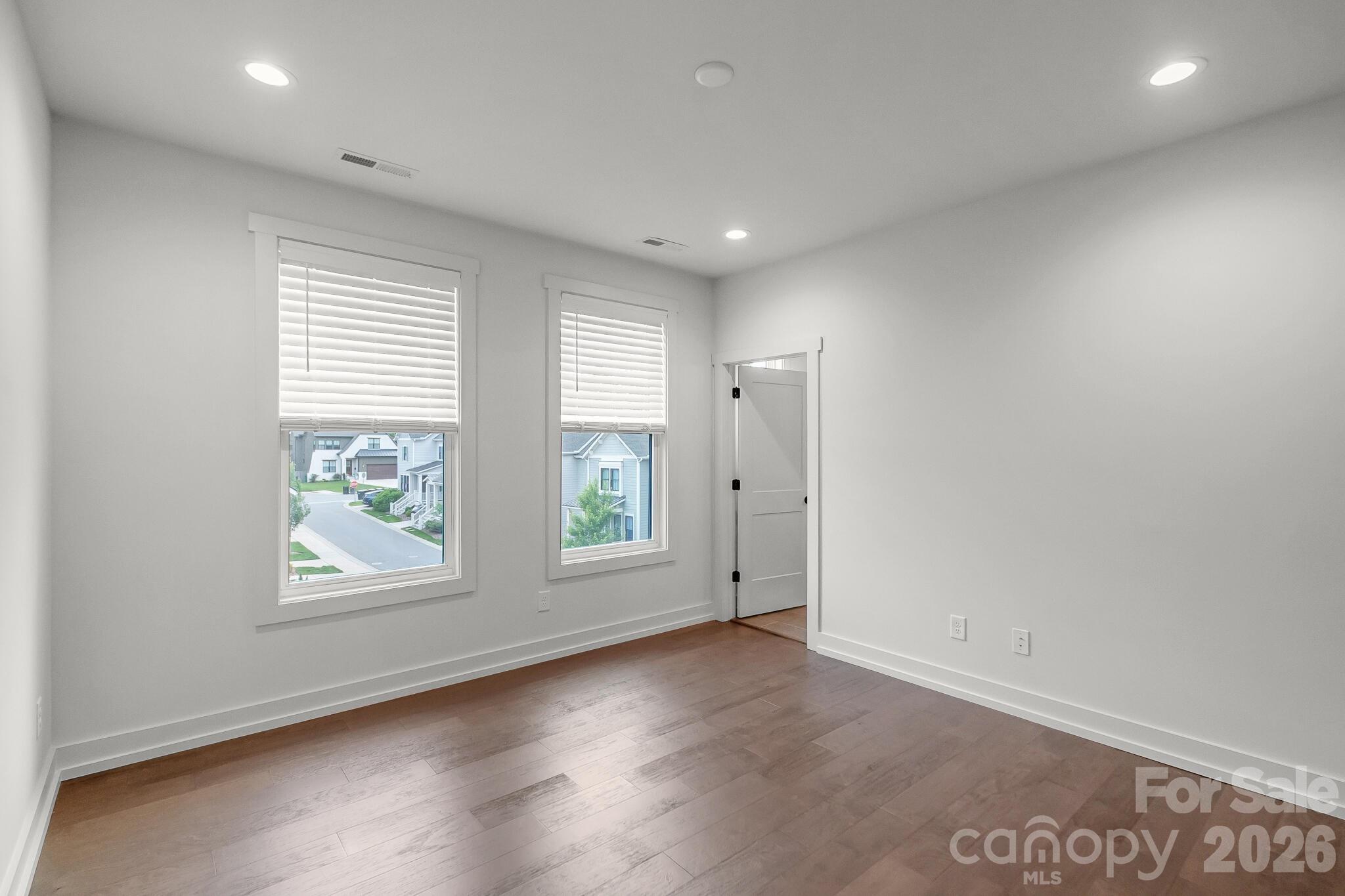 Hawthorne Condominiums - Residential
