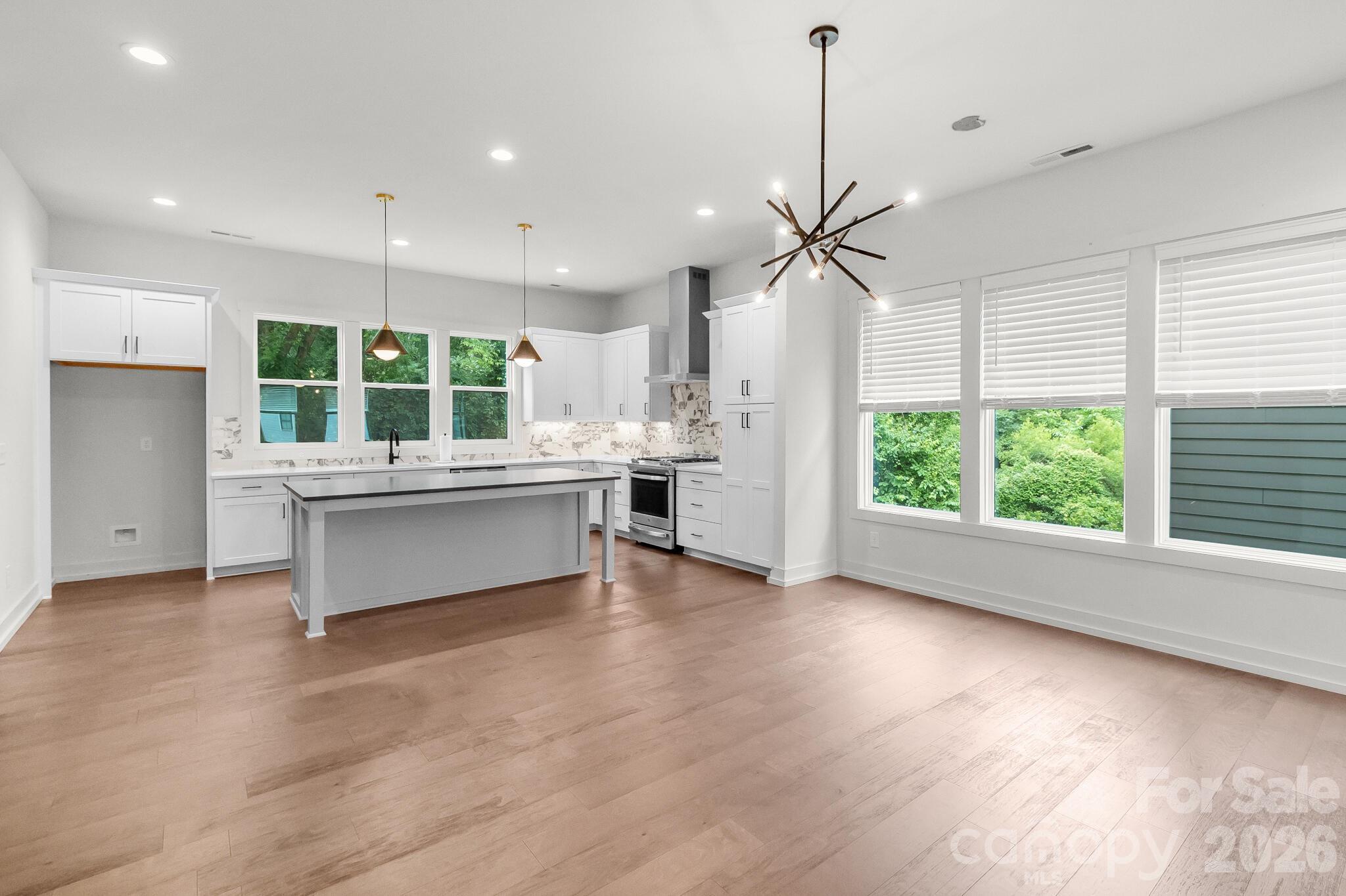 Hawthorne Condominiums - Residential