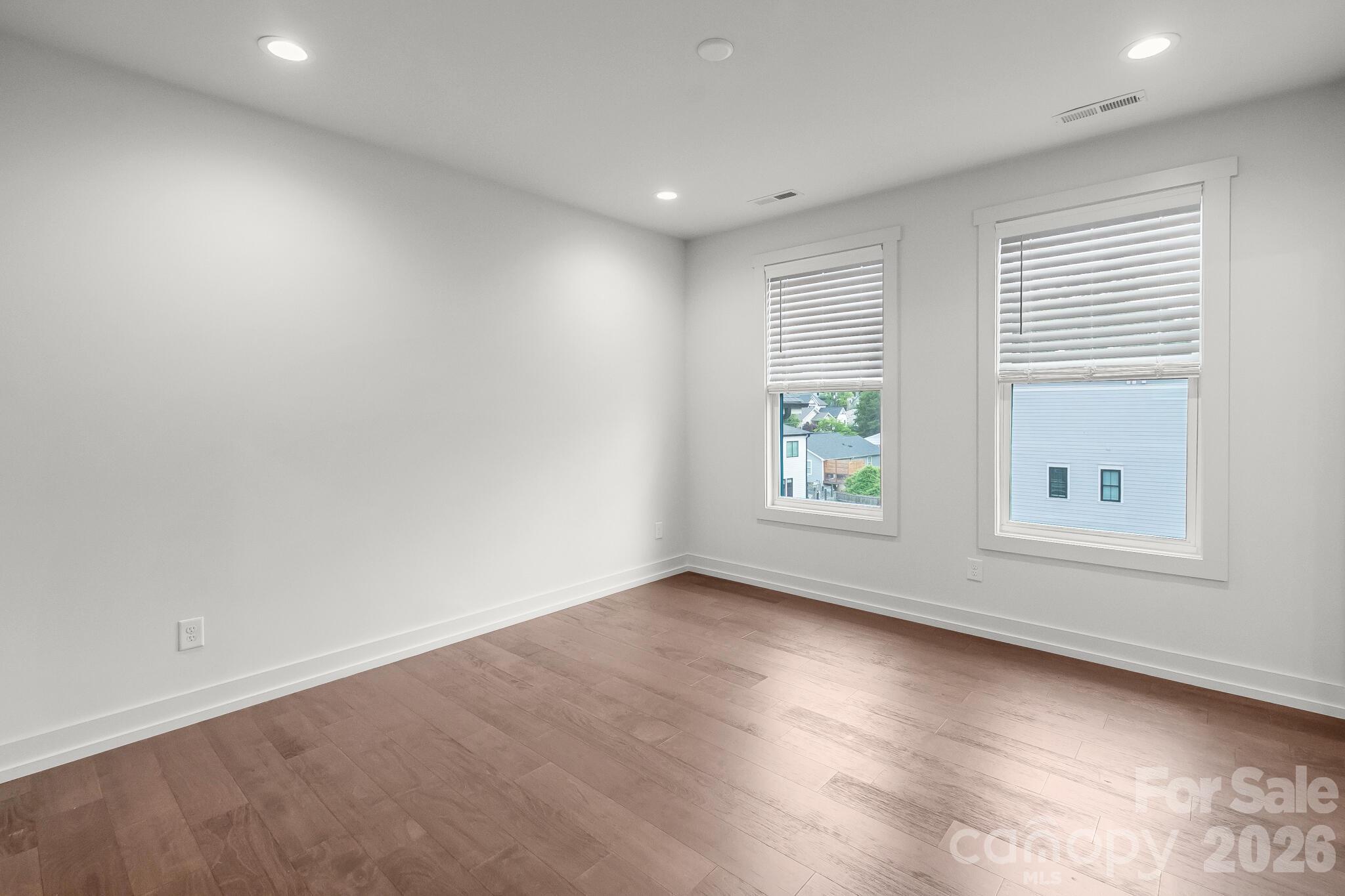 Hawthorne Condominiums - Residential