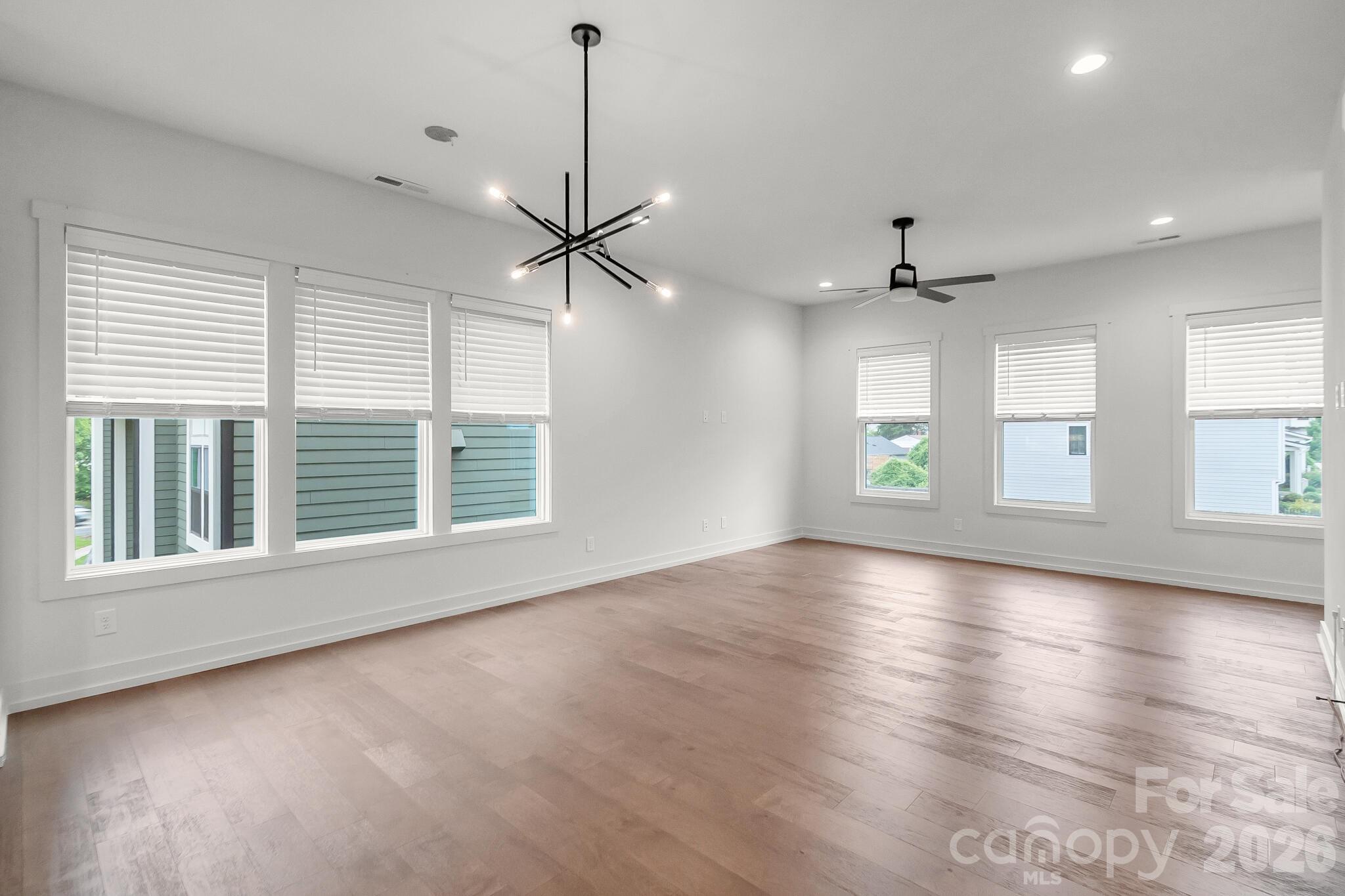 Hawthorne Condominiums - Residential