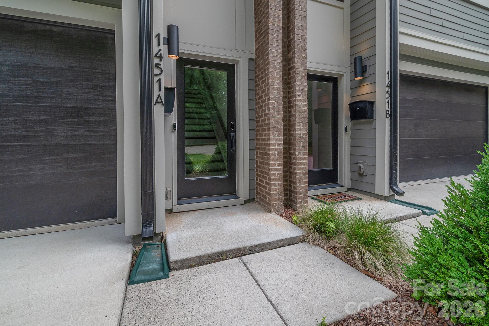 Hawthorne Condominiums - Residential