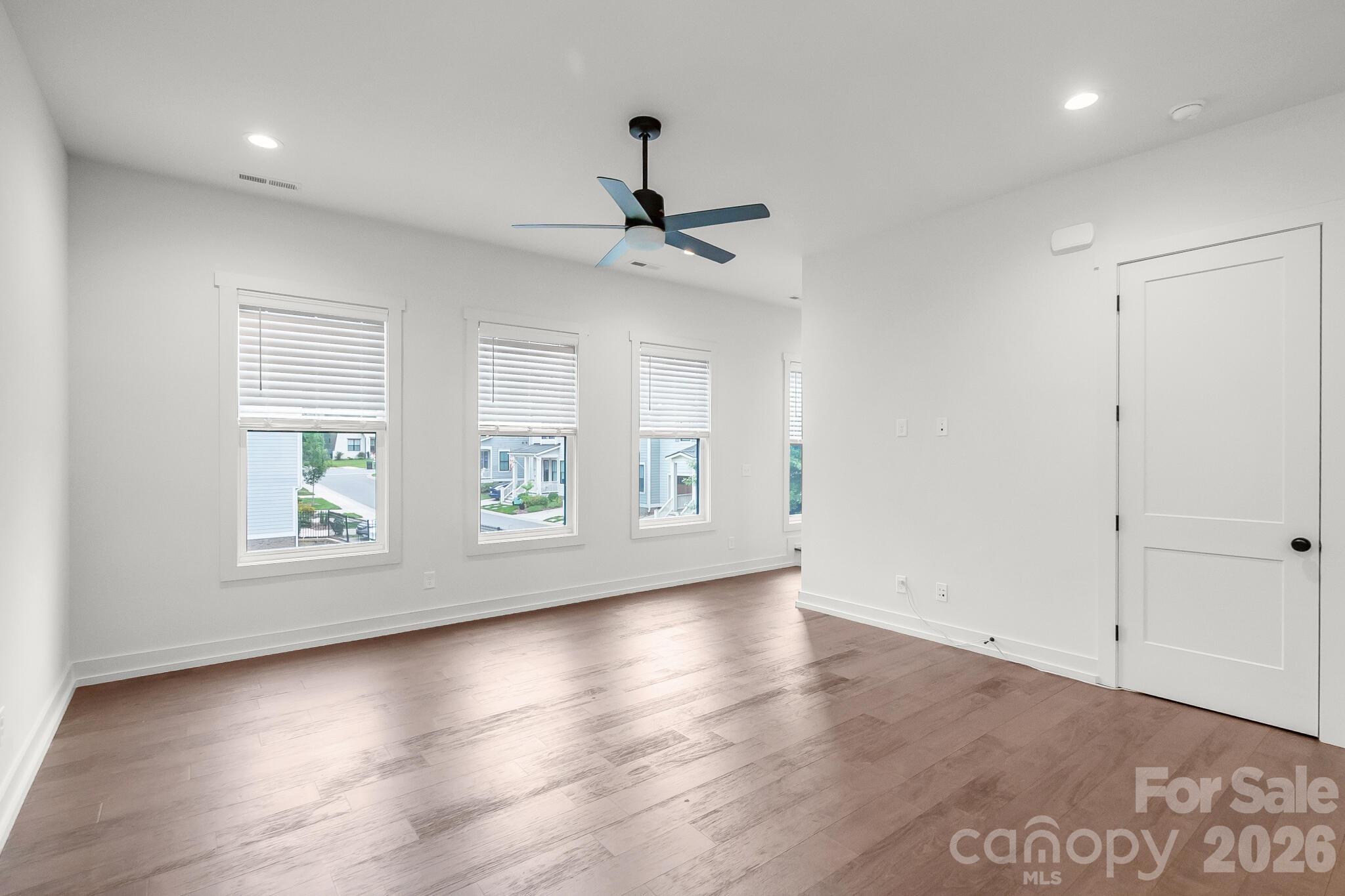 Hawthorne Condominiums - Residential