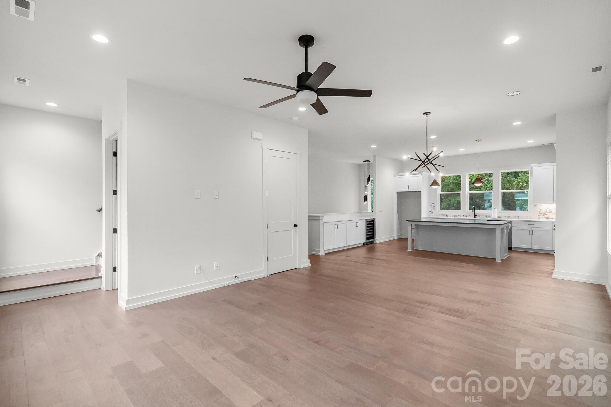 Hawthorne Condominiums - Residential