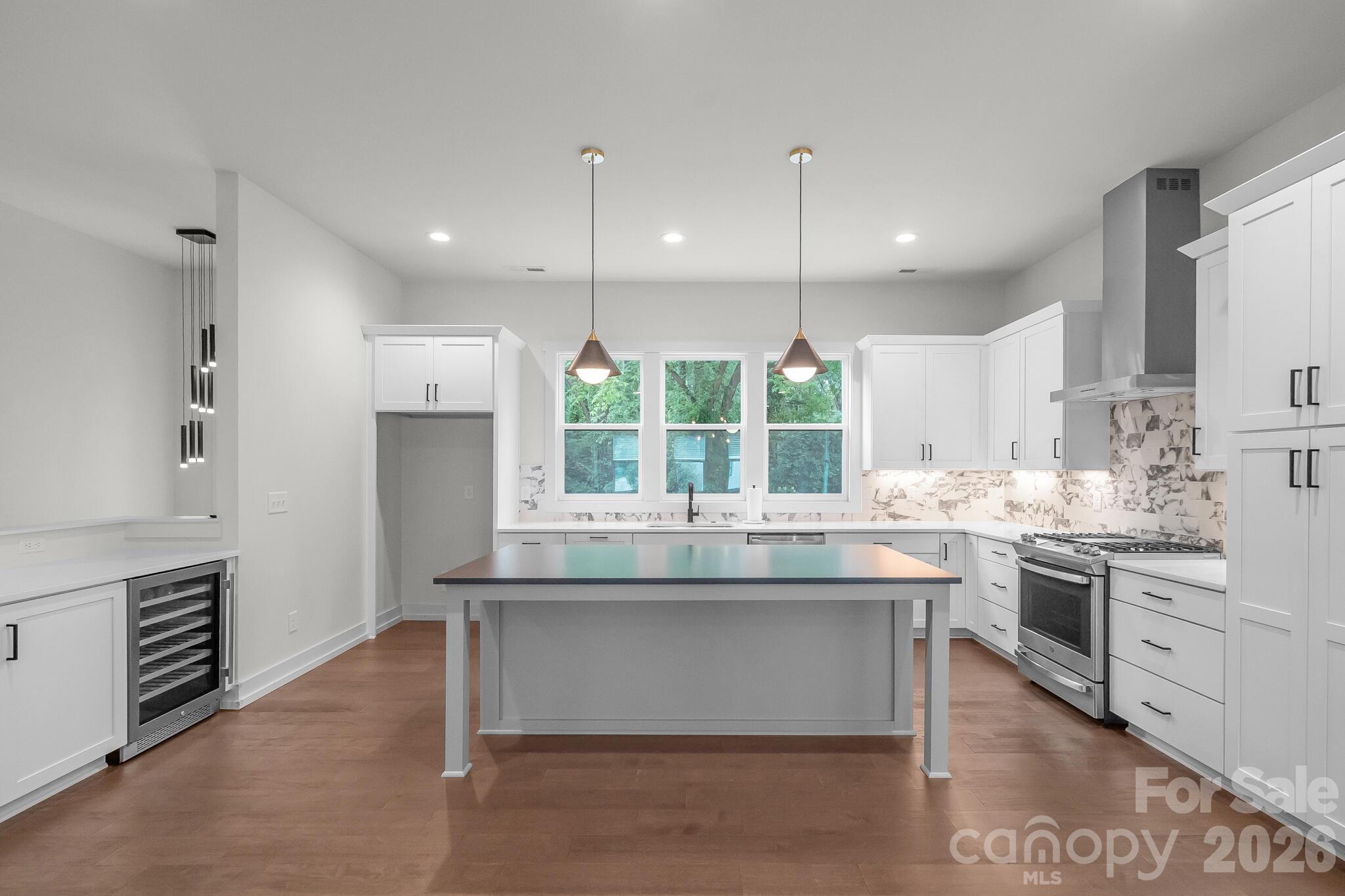 Hawthorne Condominiums - Residential