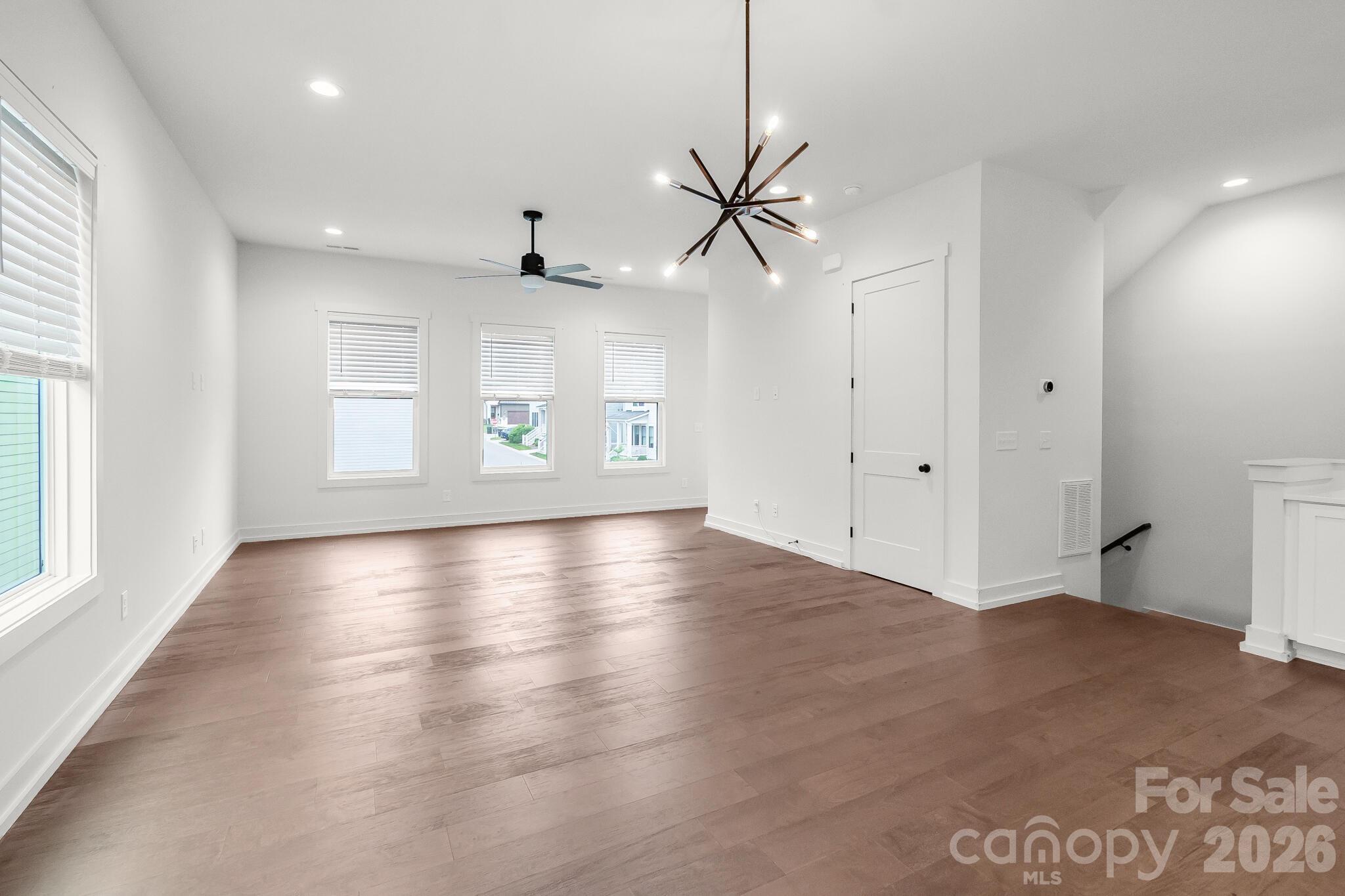 Hawthorne Condominiums - Residential