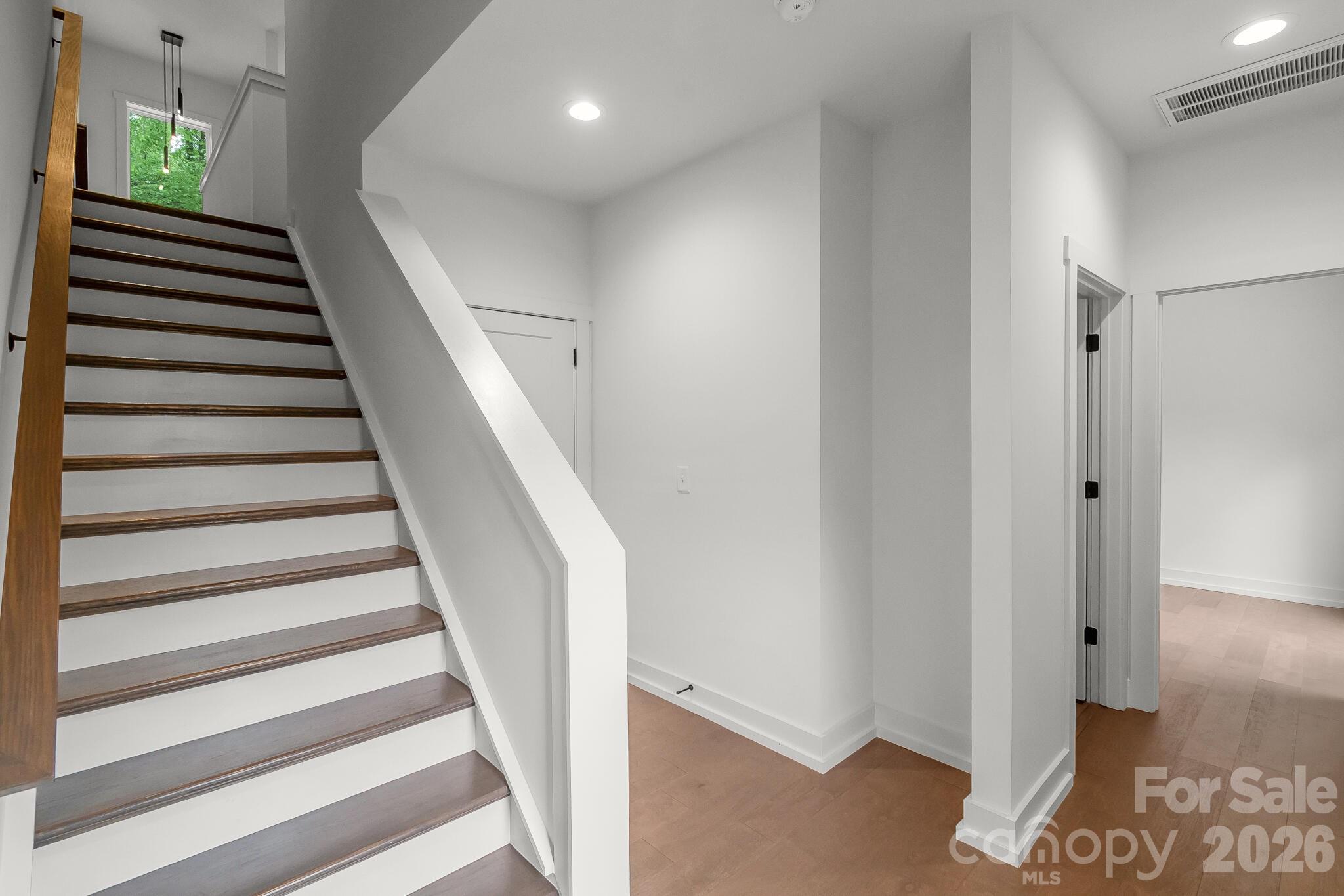 Hawthorne Condominiums - Residential