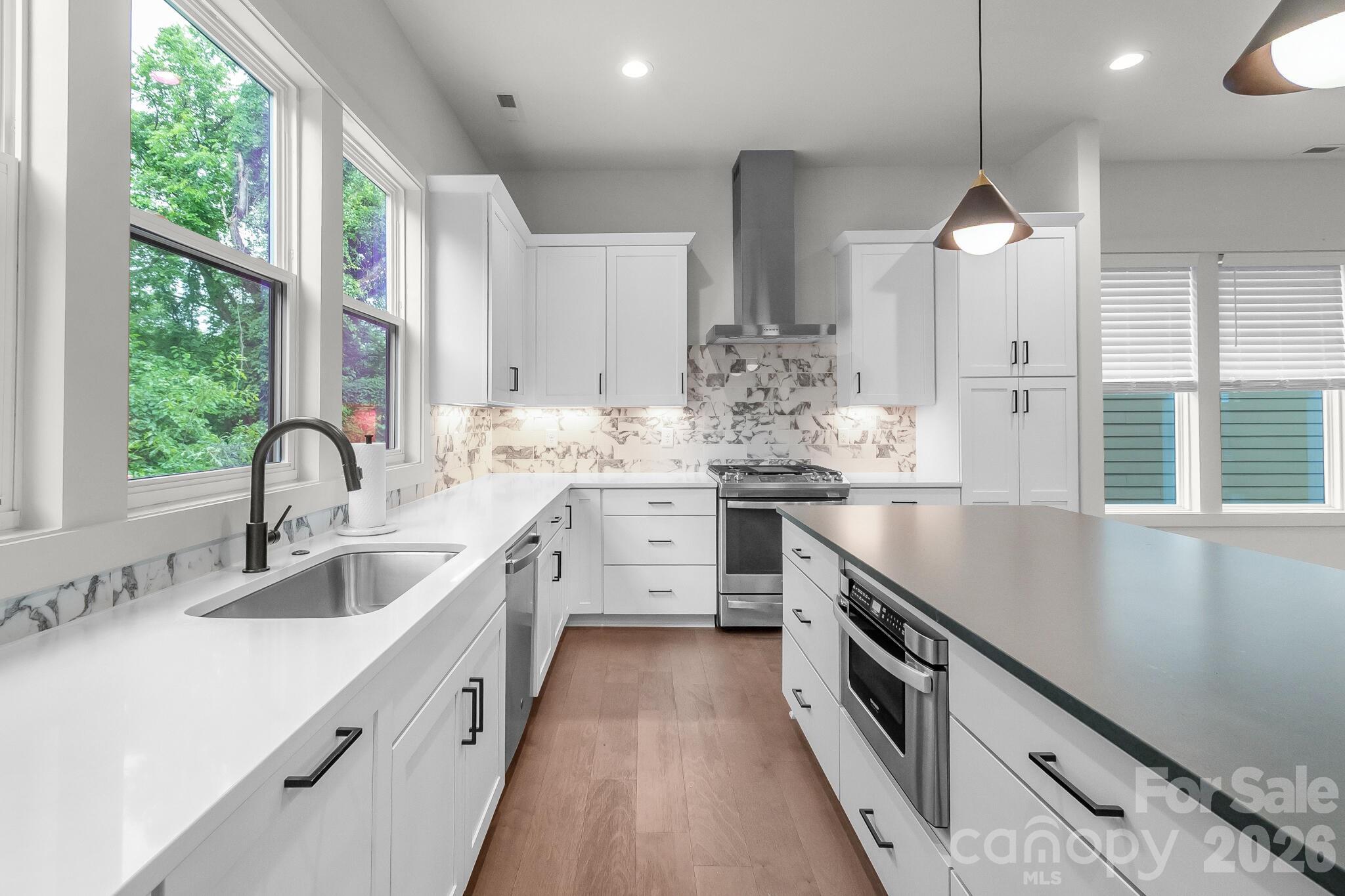 Hawthorne Condominiums - Residential