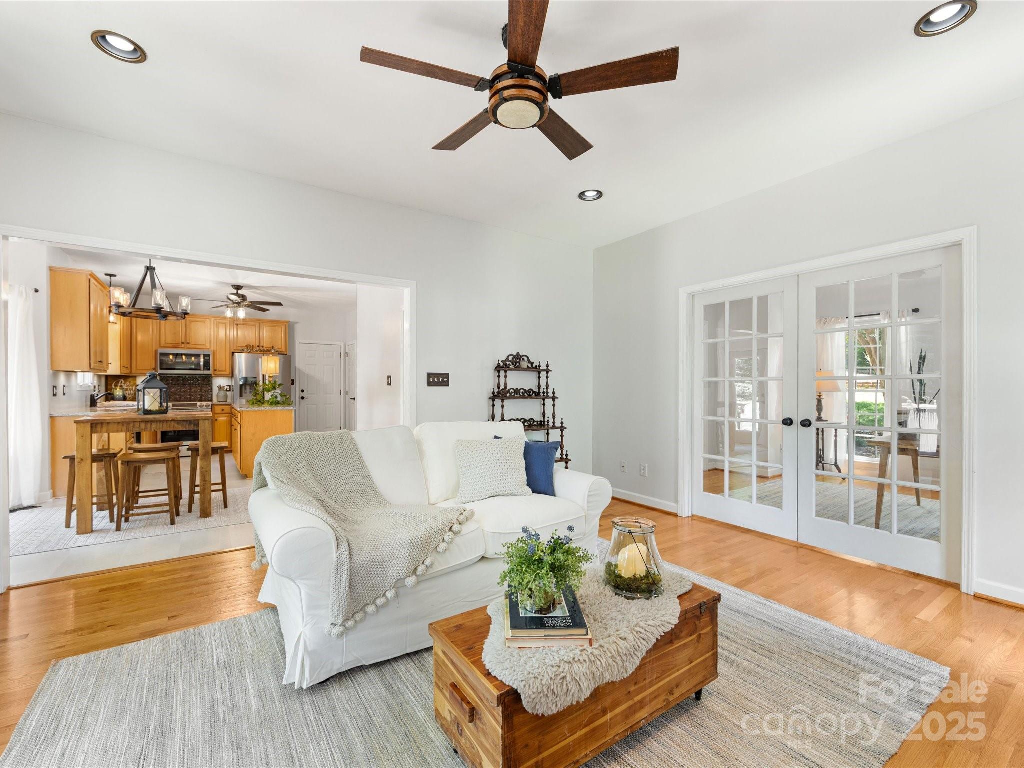 Tega Cay - Residential
