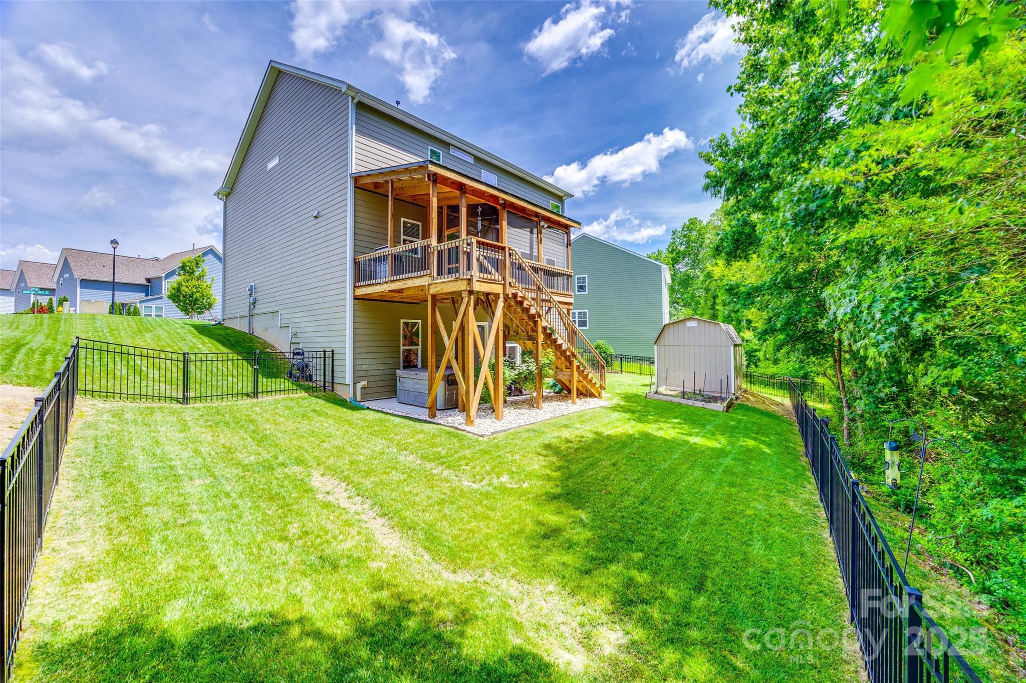 Woodlands Creek - Residential