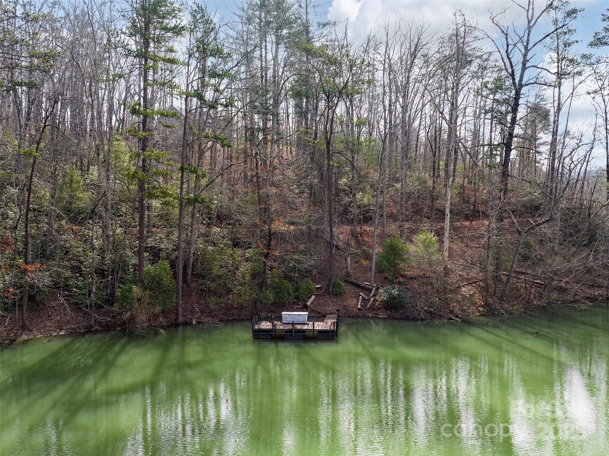 Lake Adger - Land