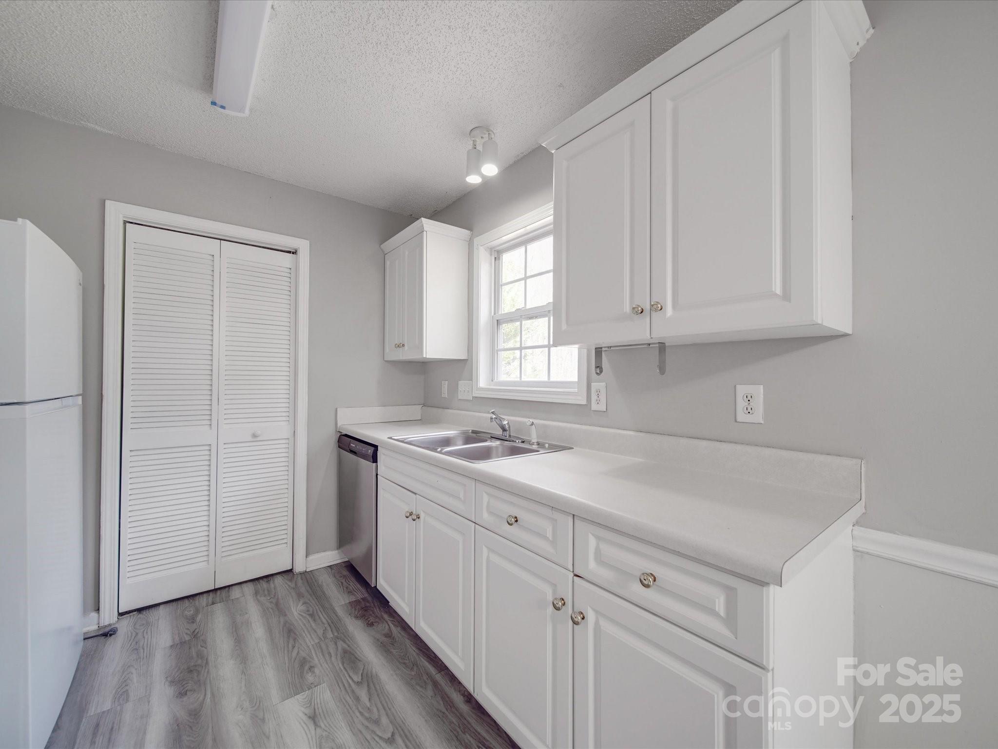 Avery Lake - Residential