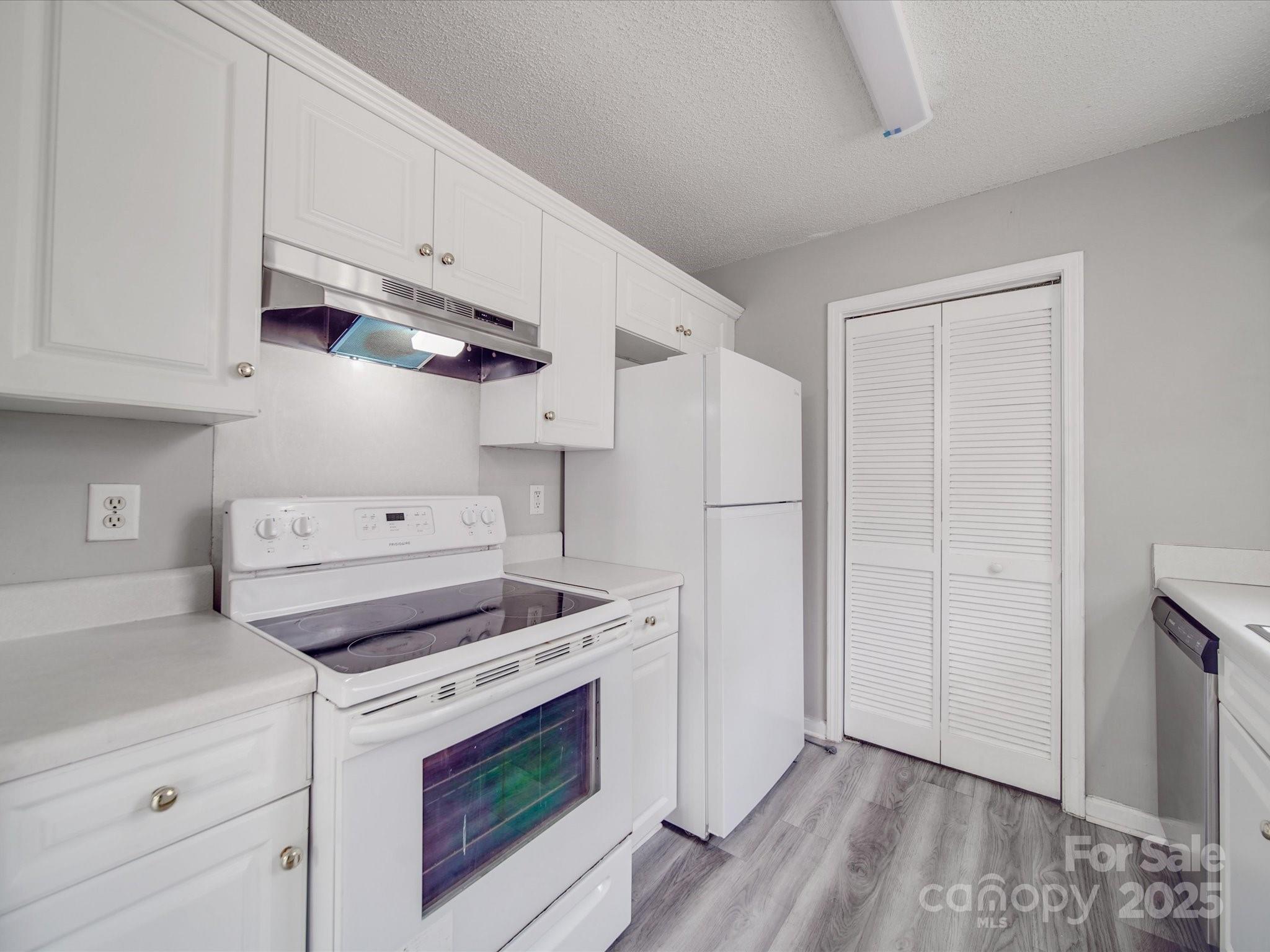 Avery Lake - Residential