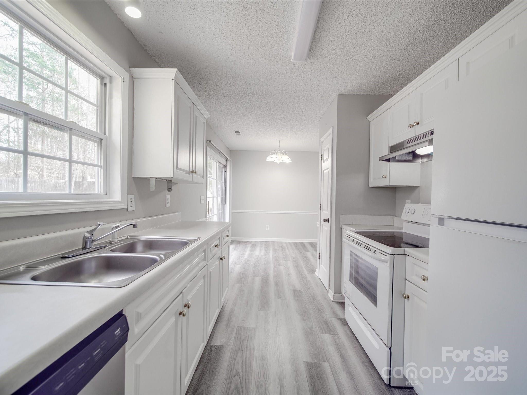 Avery Lake - Residential
