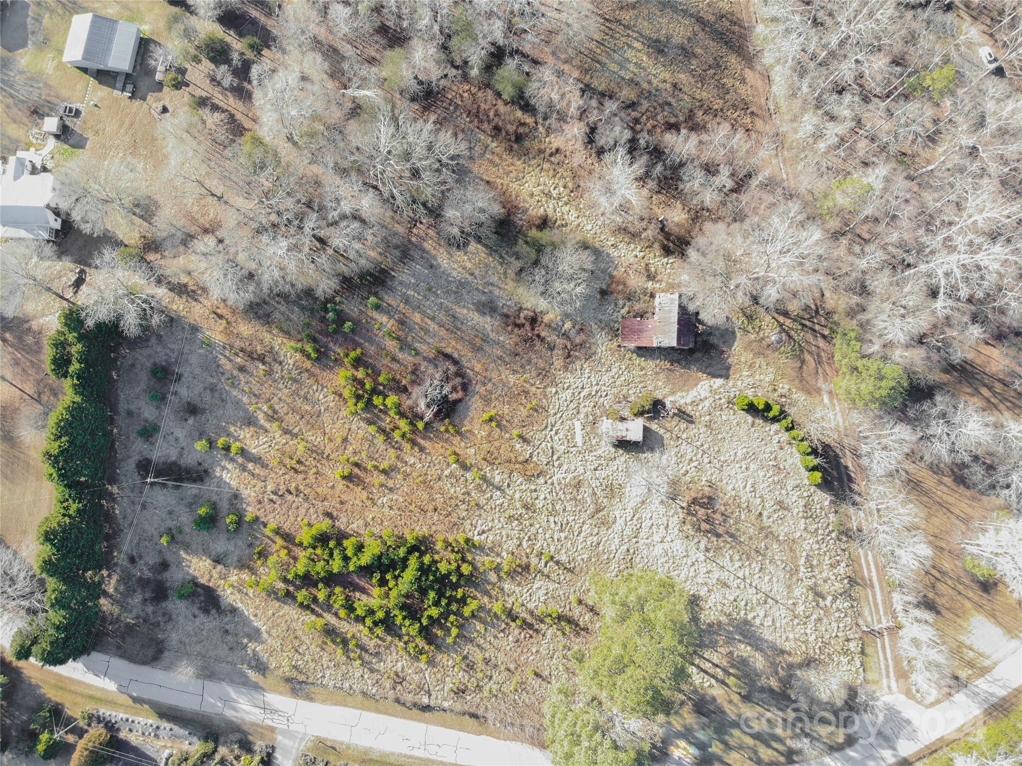Great location in Lake Wylie! 2 acres in Clover School District, close to new shopping developments, and the new Clover high school. Septic installed , but no original permits or perc tests are on file due to age.
*Lot can be subdivided into 2 separate lots.*
**Less than 2 miles from the new 60 acre Dog Park and Disc Golf facility in Lake Wylie. I have attached a copy of the concept plan. Some changes can occur. There is no proposed completion date, but it's in the works.**