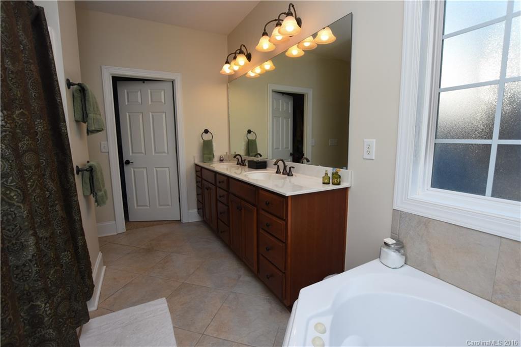 Eagle Glen - Residential