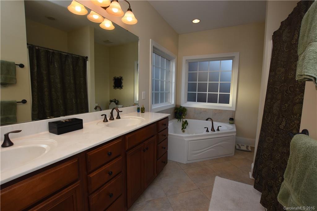 Eagle Glen - Residential