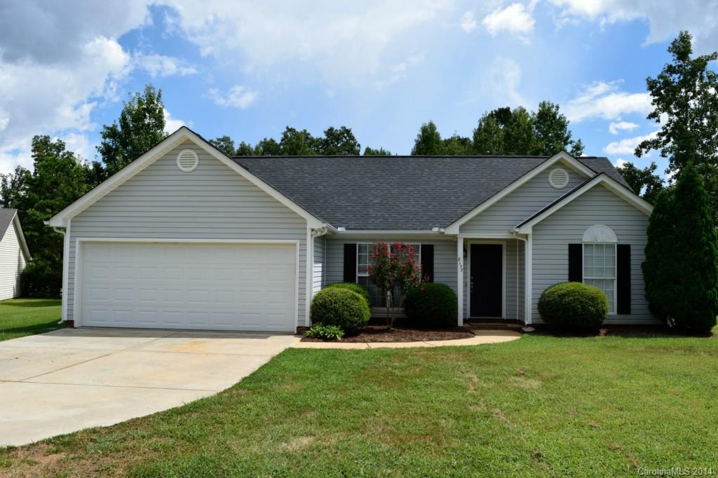 Lovely ranch, nestled in cul-de-sac. Pergo floors, open light split  bedroom floor plan. Excellent condition. Screen porch, 2 car garage.  Charming pergo flooring in kitchen, BR, great room and hallway.  2 large closets in master bedroom, vaulted ceiling in great room. Home is open & light.