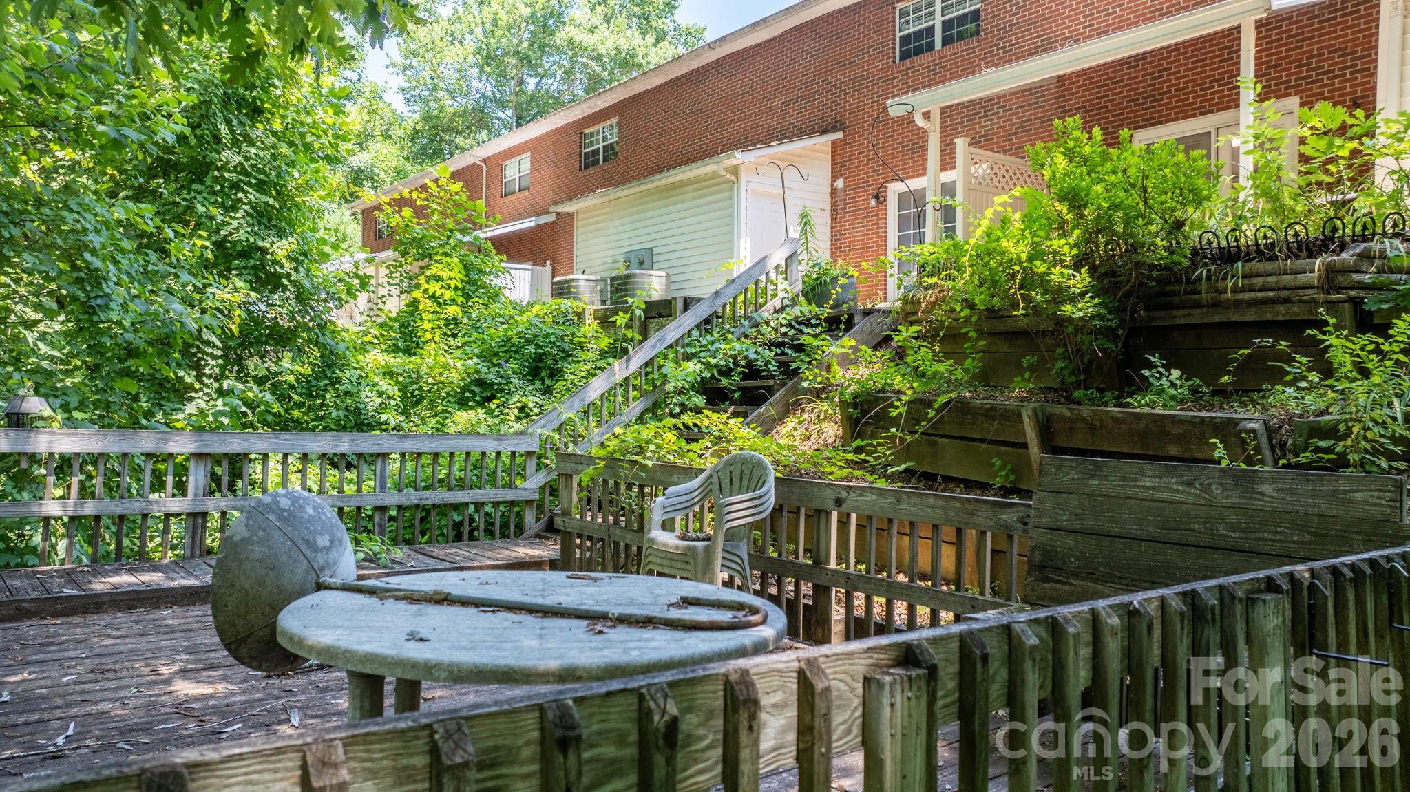 Laurelwood - Residential