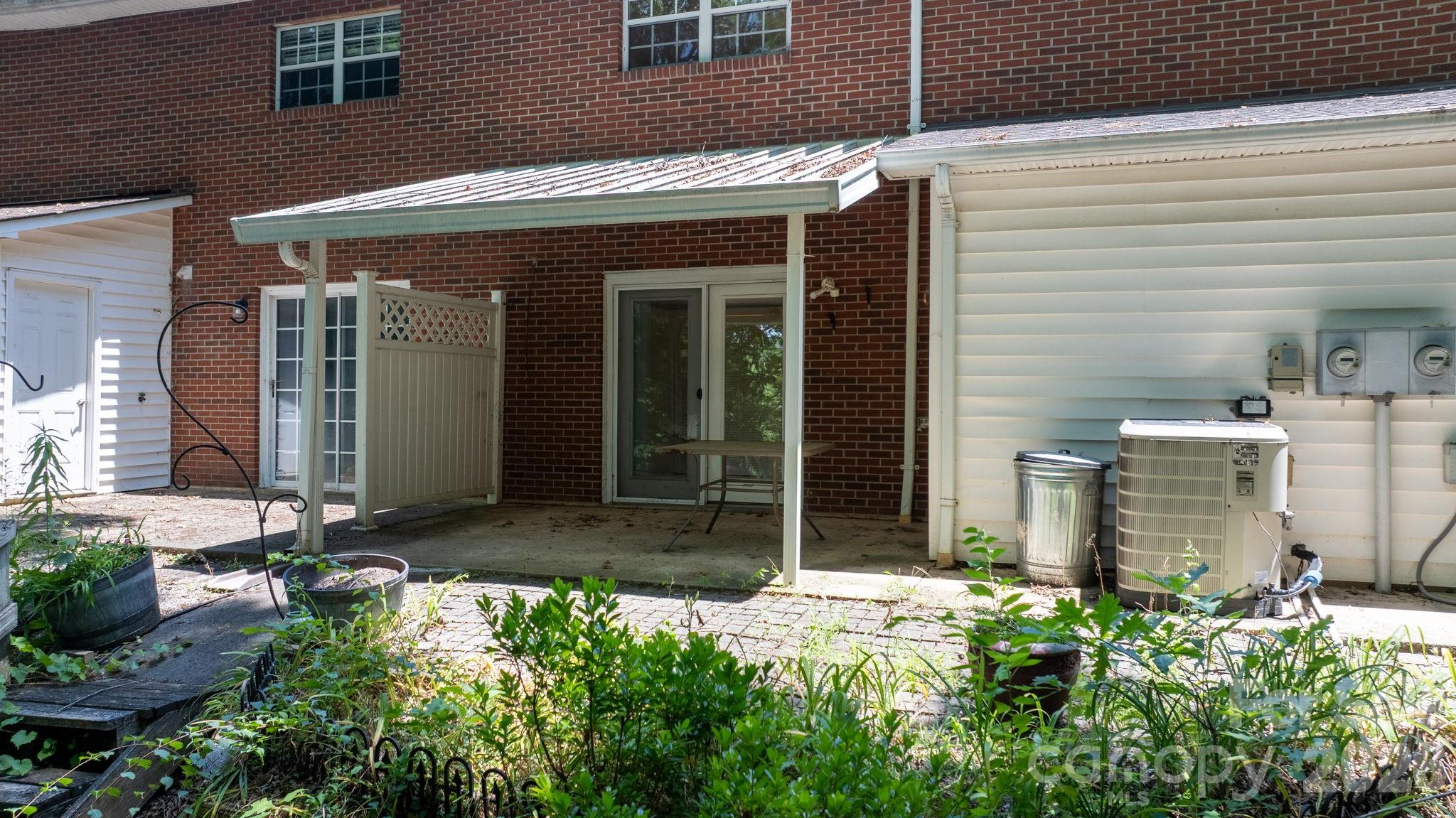 Laurelwood - Residential