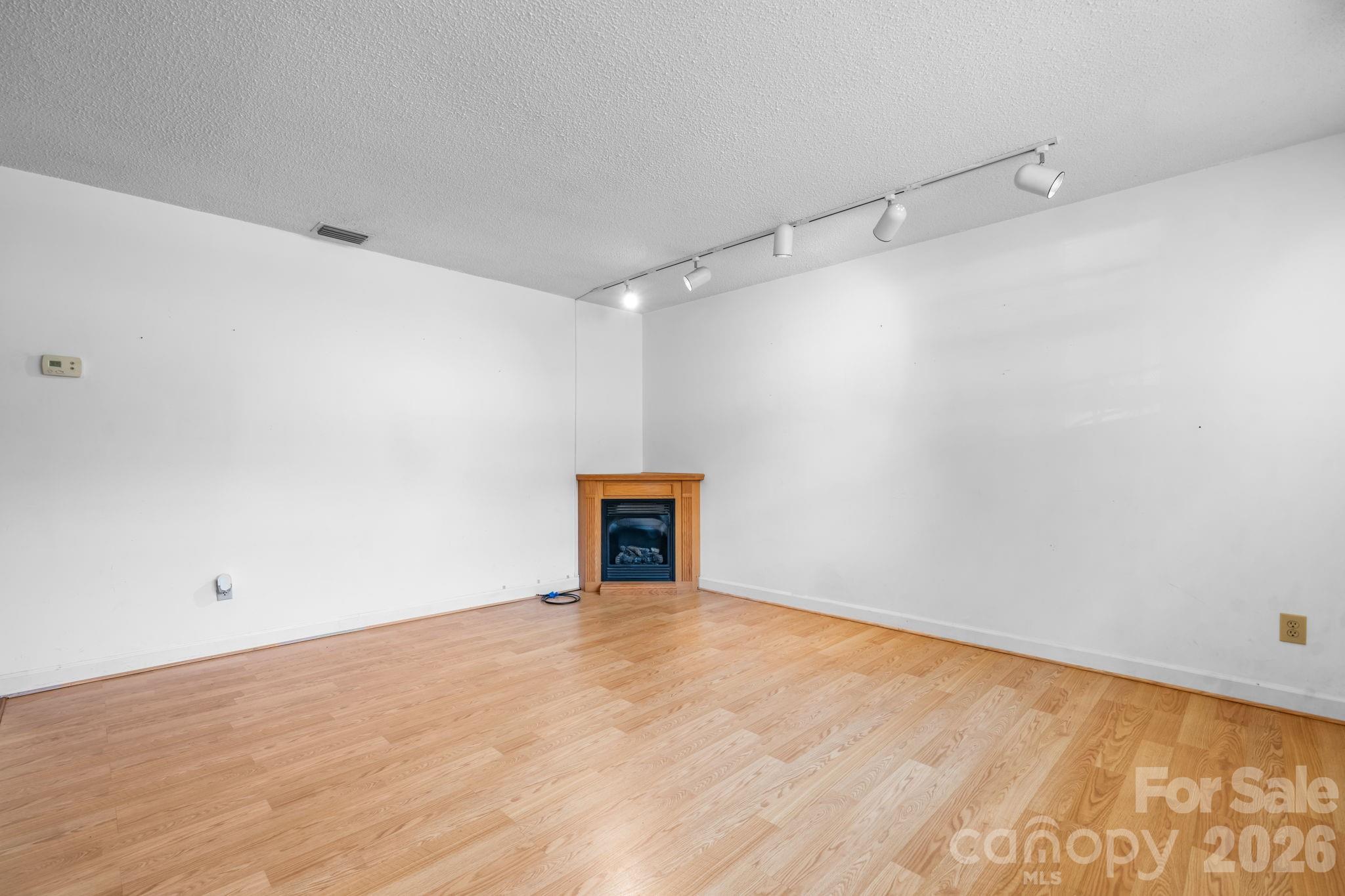 Laurelwood - Residential