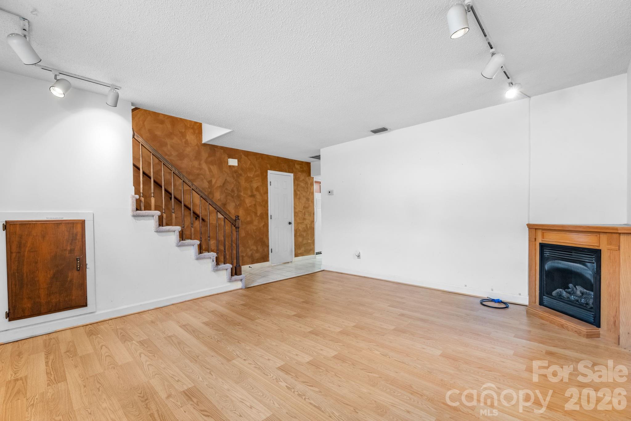 Laurelwood - Residential