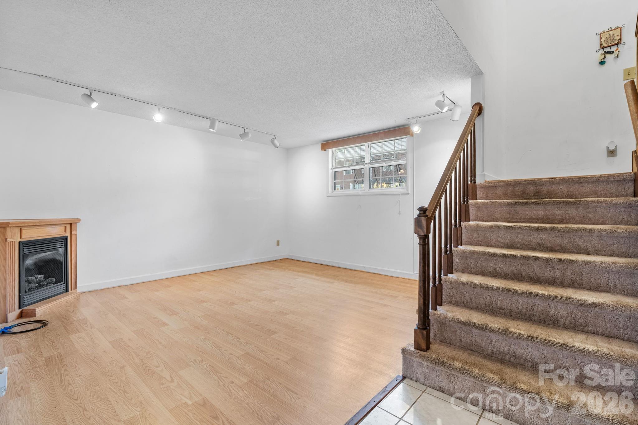 Laurelwood - Residential