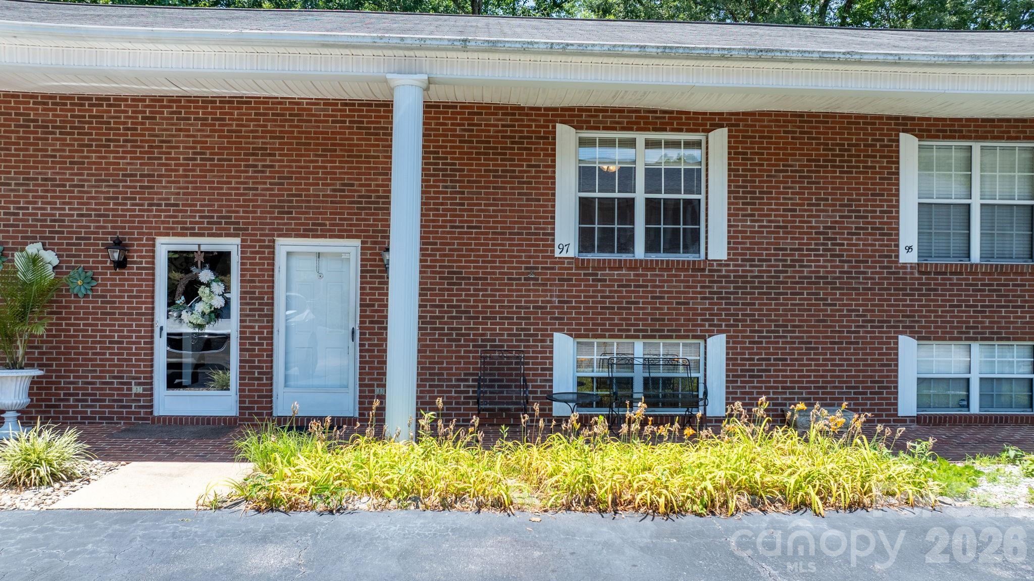 Laurelwood - Residential