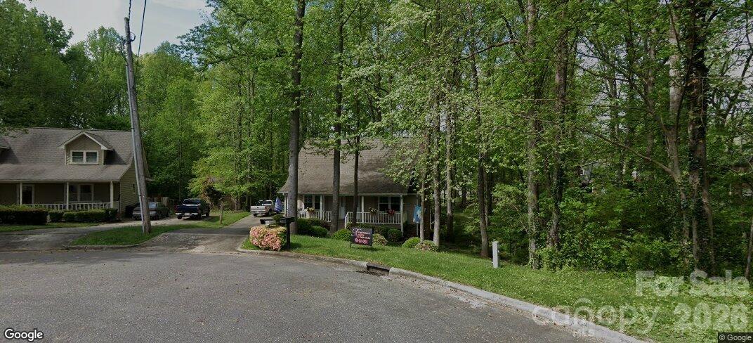 Nice Buildable lot in a established neighborhood, This perfect for basement homes. Lot is in a Cul-De-Sac location. Dont miss this opportuniy!