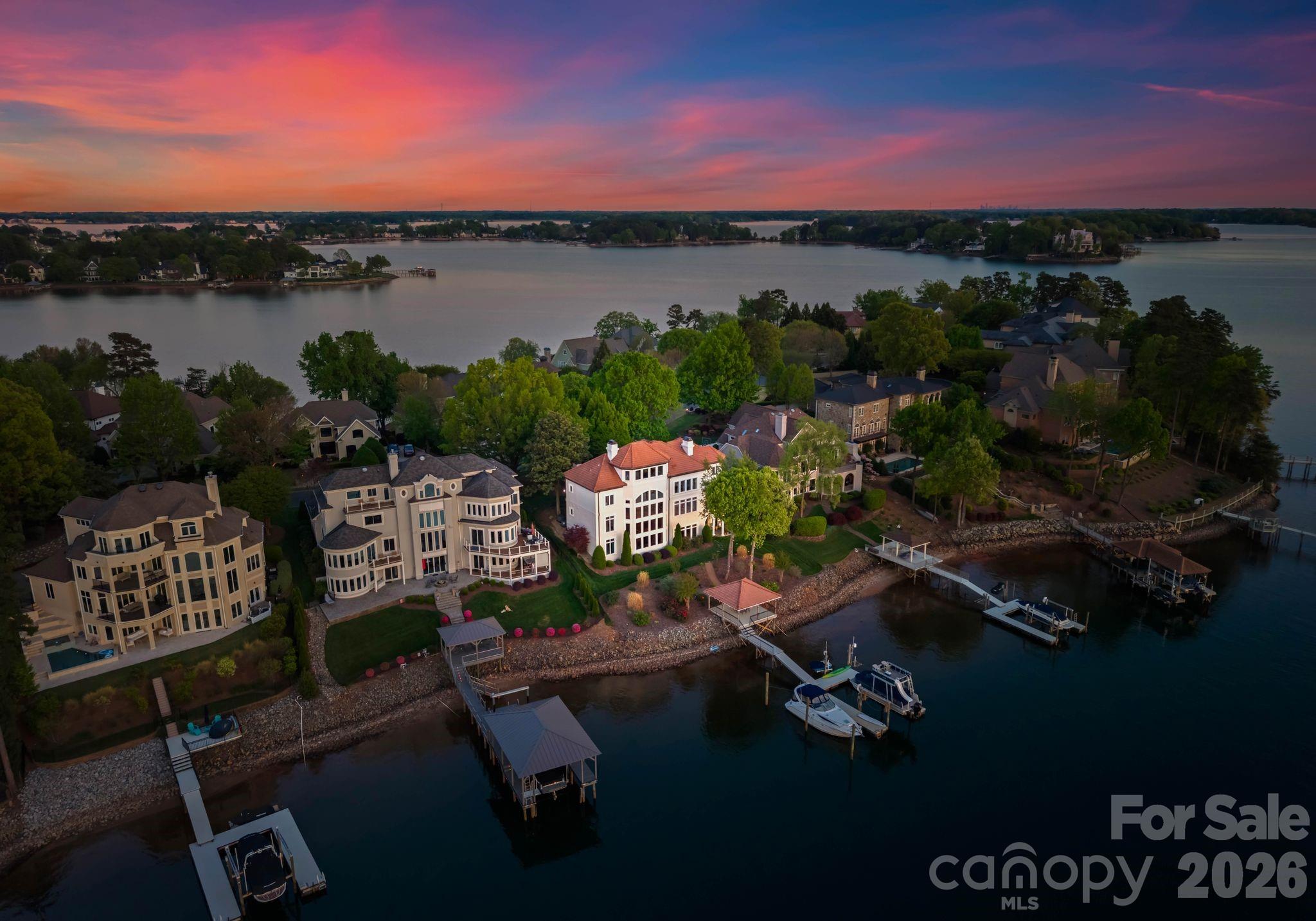 The Peninsula - Residential