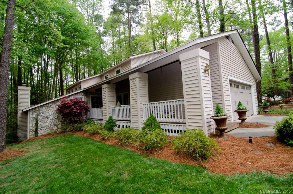 WOW!  Move in ready in River Hills.  Amazing outdoor living area with no maintenance yard and HUGE deck with built in seating overlooking yard.  Open kitchen to keeping room/den,refrigerator matches cabinets, formal dining room, great room with vaulted ceilings, 2 fireplaces, master on main with updated bath, wonderful open office/flex space w/built in shelves, large 3rd bedroom/bonus w large walk in attic, Charleston style front porch,  all this and on a quiet cul-de-sac near the beach park!