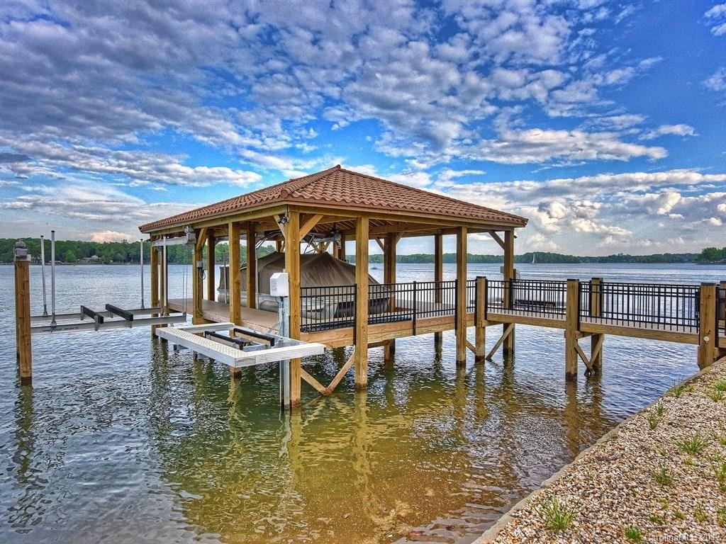 Pinnacle Shores - Residential