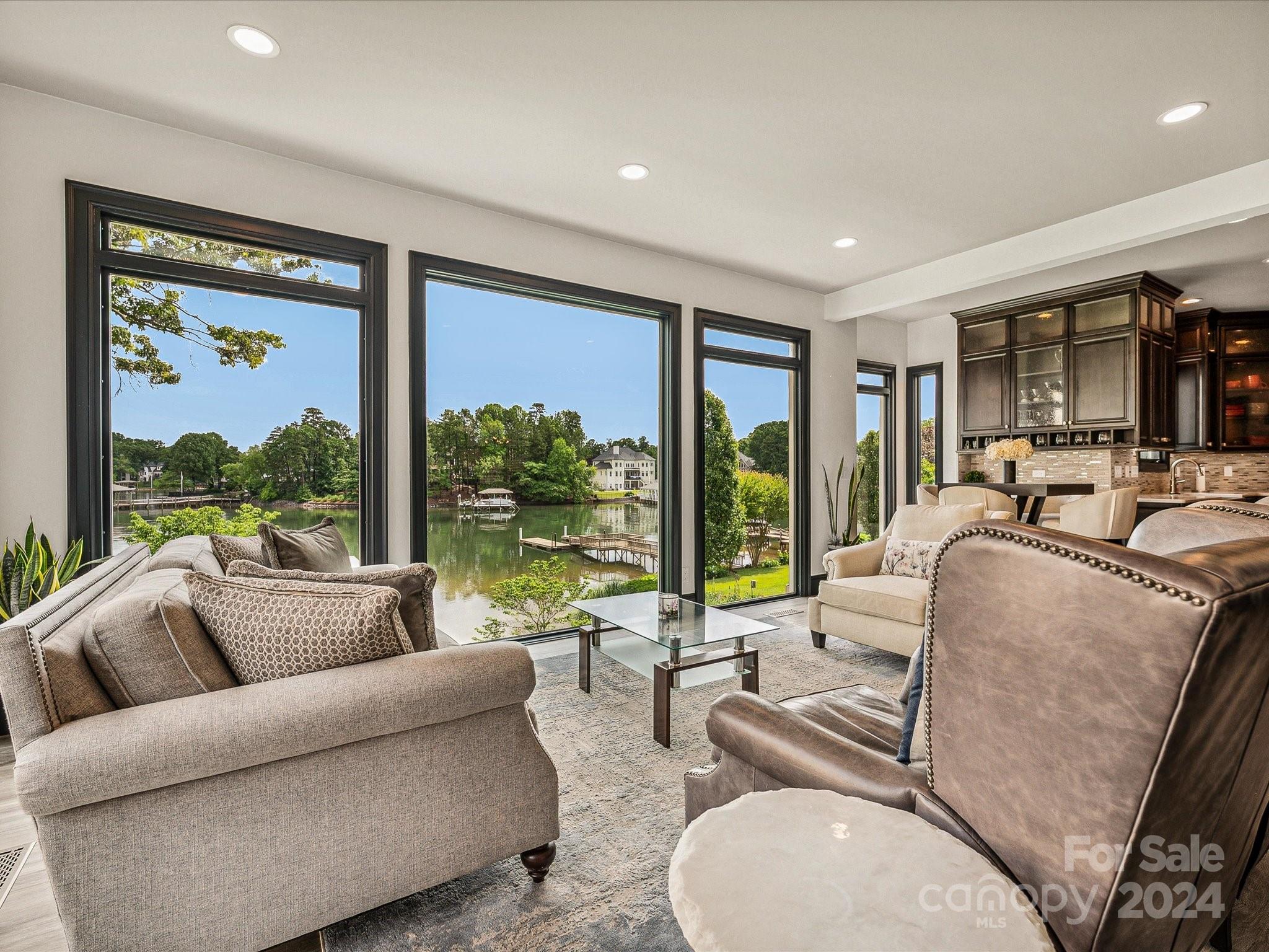 The Peninsula - Residential