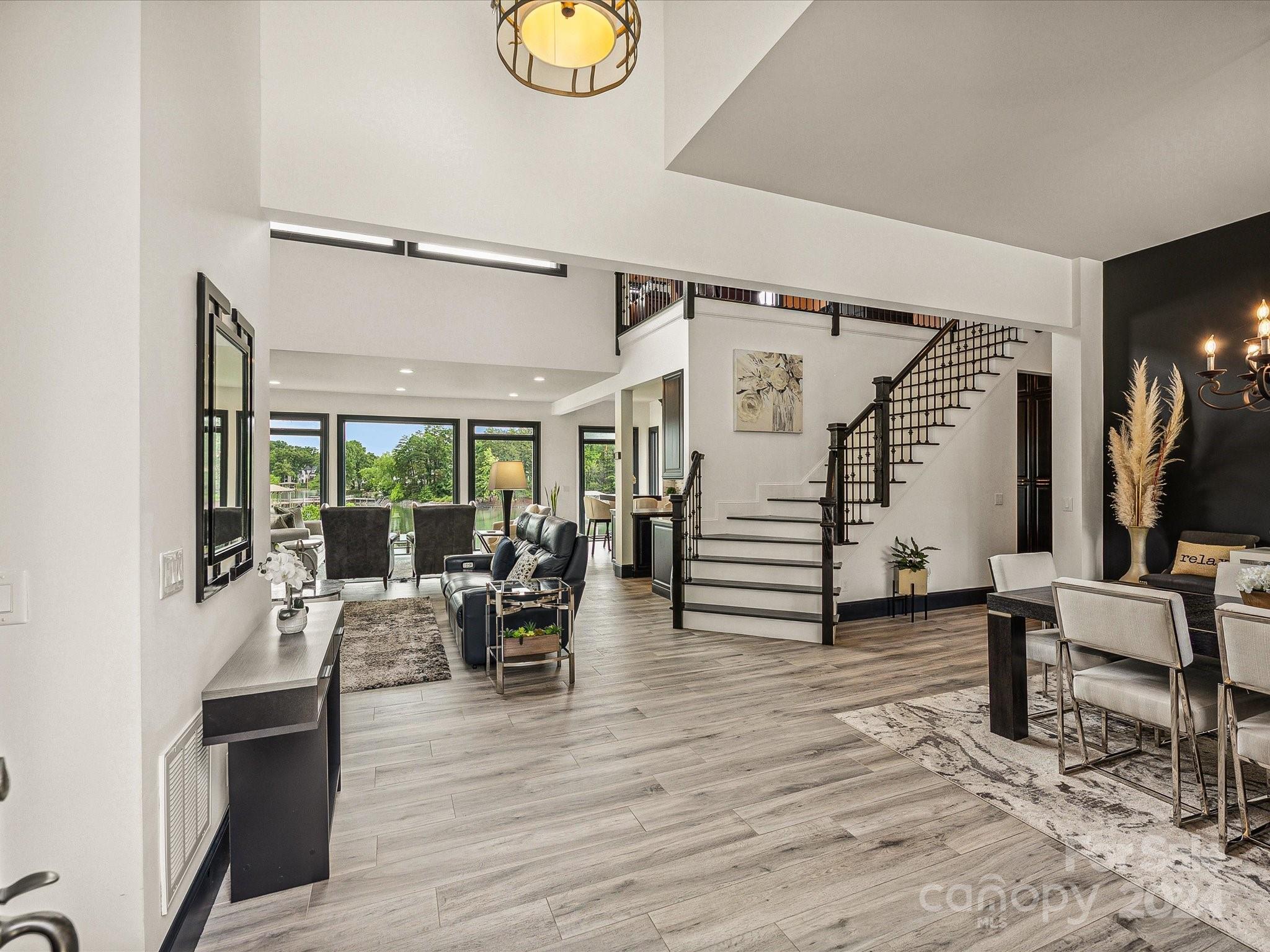The Peninsula - Residential
