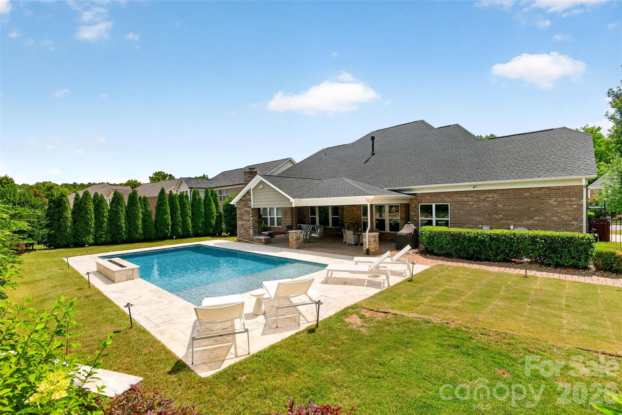 The Chimneys of Marvin - Residential