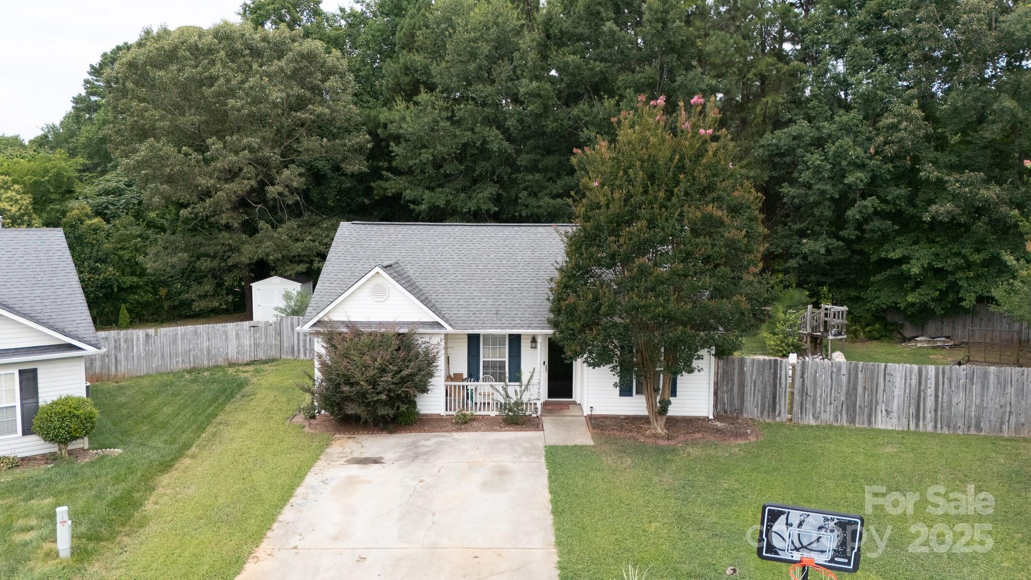 LARGE CUL DE SAC LOT! COVERED PORCH! FENCED YARD! This home is priced to sell and ready for your personal touches.  The home has newer flooring in some rooms, newer countertops and stove. The primary suite is large and has a walk in closet and natural light. Per seller, gas water heater about 4 years old.  This home will be sold AS IS and pre-foreclosure process has begun.  Buyers and buyers agent to verify all information of importance.  Do not enter the property without an appointment.   This is a great opportunity to enter a community that is close to medical/hospital, schools, grocery and dining at an amazing price compared to others in the neighborhood.  Don't wait!